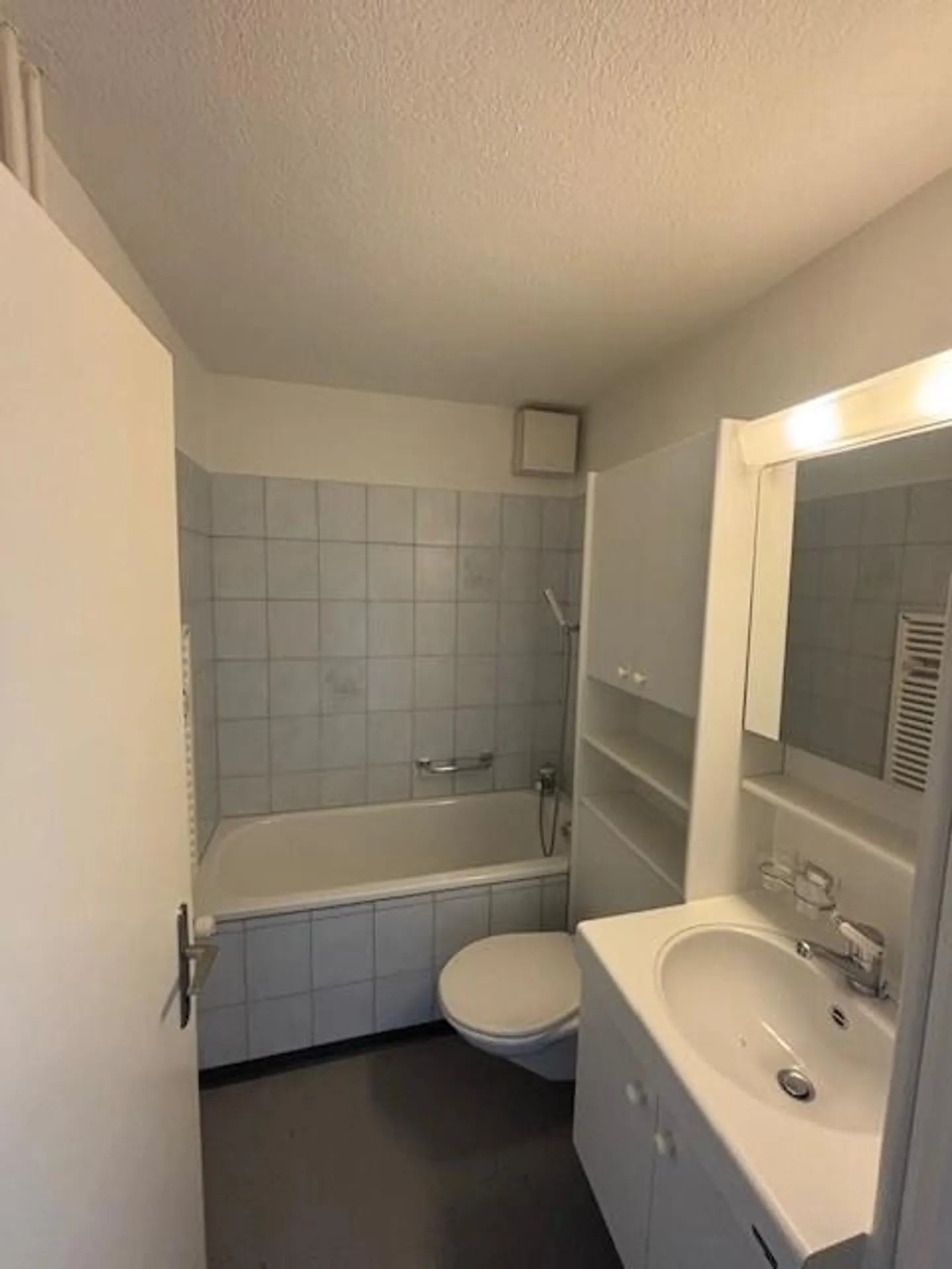 Viewing: Wednesday, March 11, 2026 from 6:00 PM to 7:00 PM - Photo 6 of 9