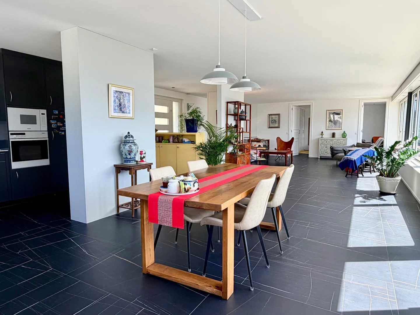 Contemporary Villa with Stunning Views - Photo 8 of 13