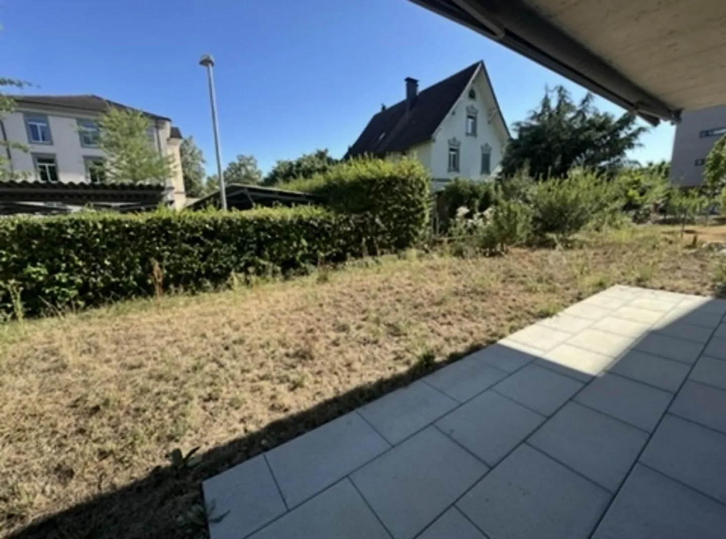 Moderne Gartenwohnung mit Privatgarten - Foto 2 von 15