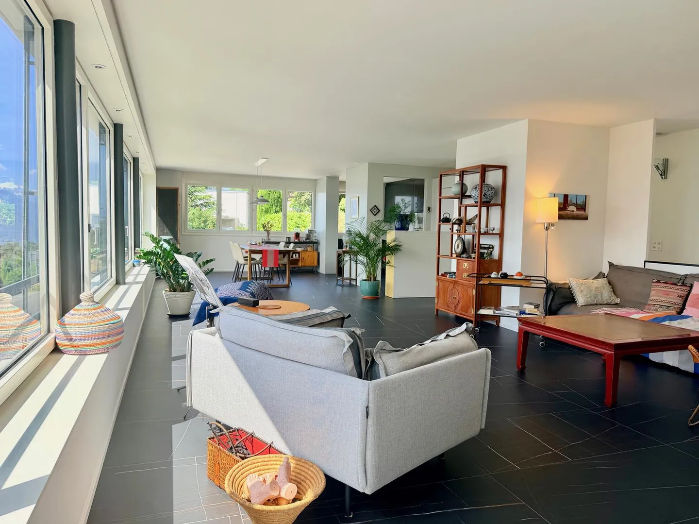Contemporary Villa with Stunning Views - Photo 11 of 13