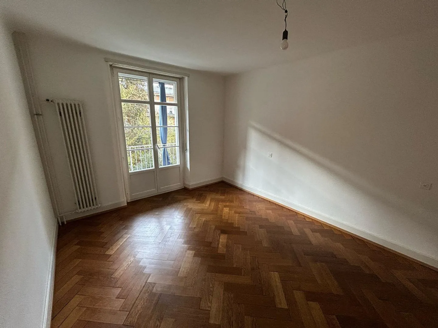 Urban Living in Gundeli: Charming 3-Room Apartment in Baumgartner House near SBB - Photo 2 of 7