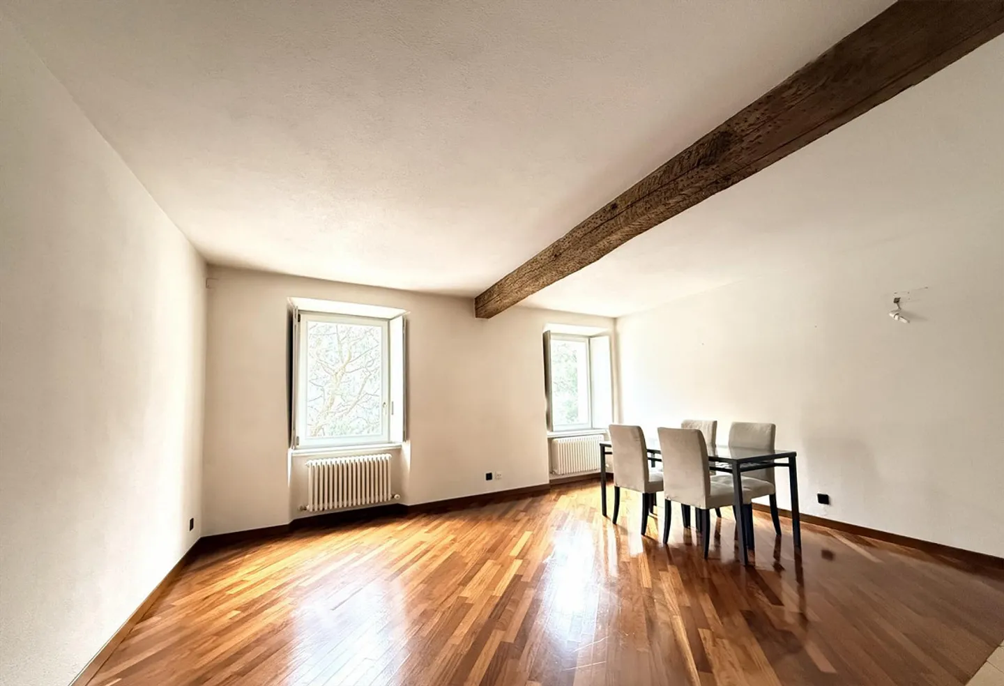 Rental of beautiful two-room apartments in historic Palazzo in Morcote - Photo 5 of 9