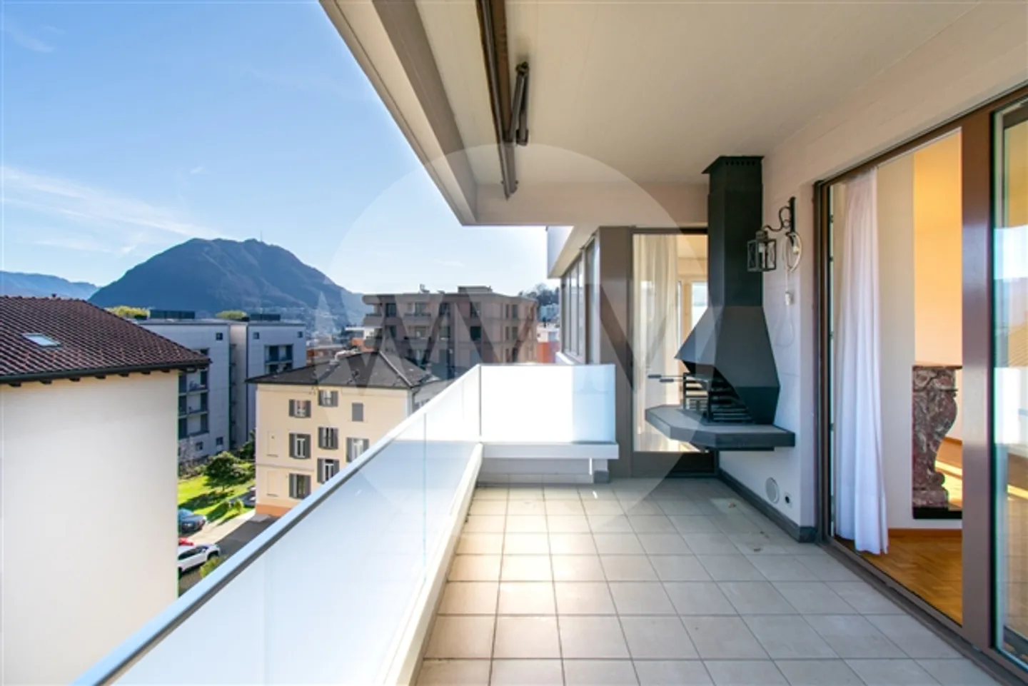 BRIGHT AND SPACIOUS PENTHOUSE WITH PANORAMIC VIEW - Photo 14 of 15