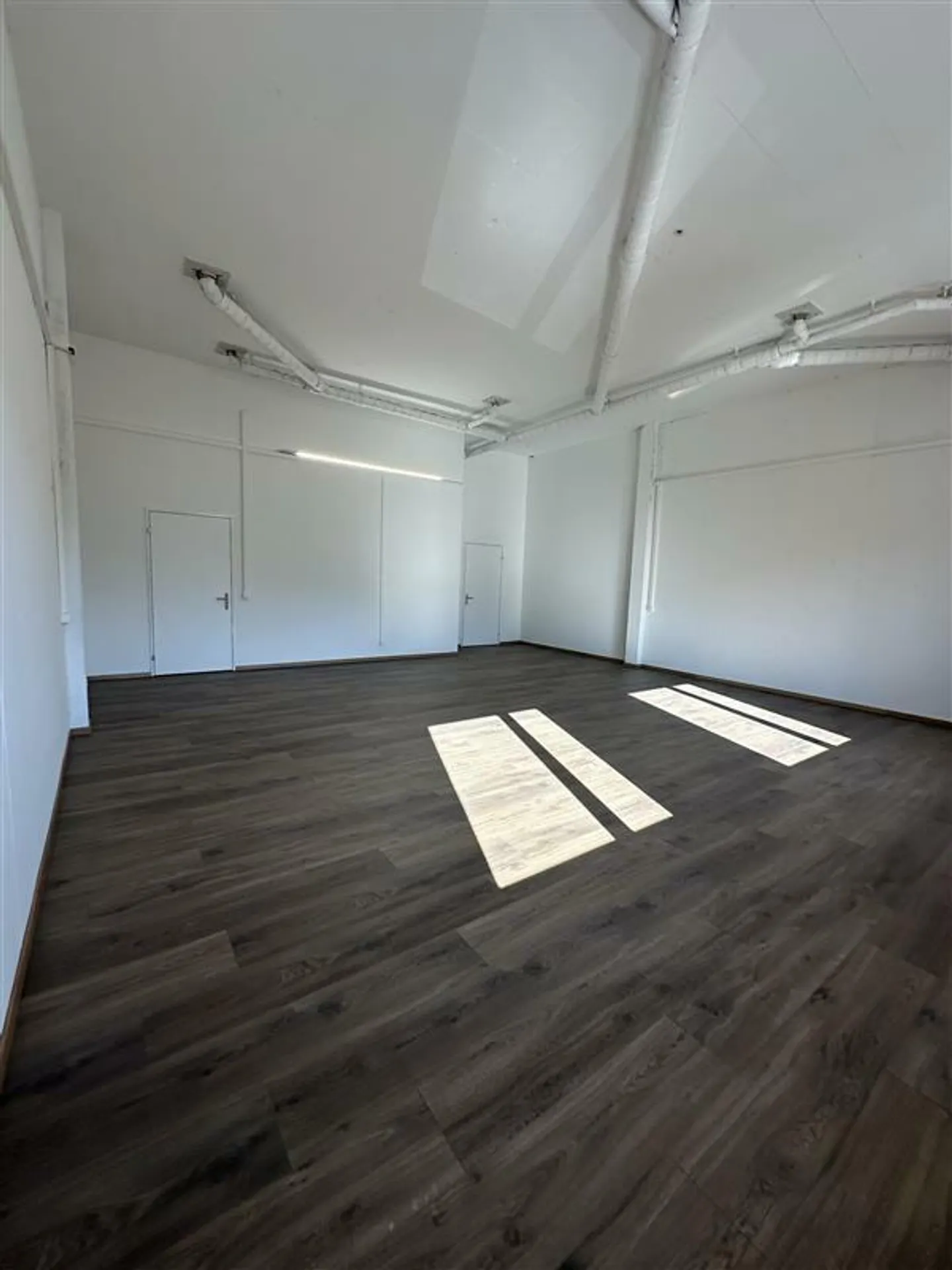 Bureaux / locaux commerciaux spacieux - Photo 5 sur 5