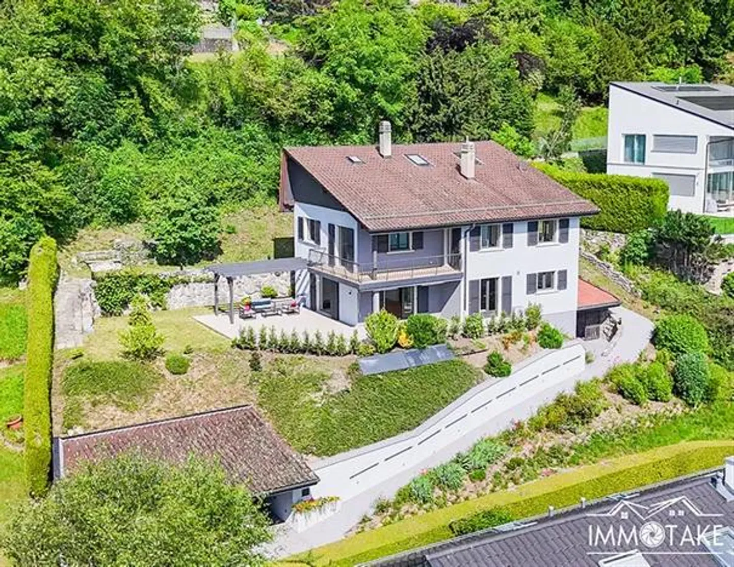 Magnifica villa ristrutturata a Chernex - Foto 1 di 15