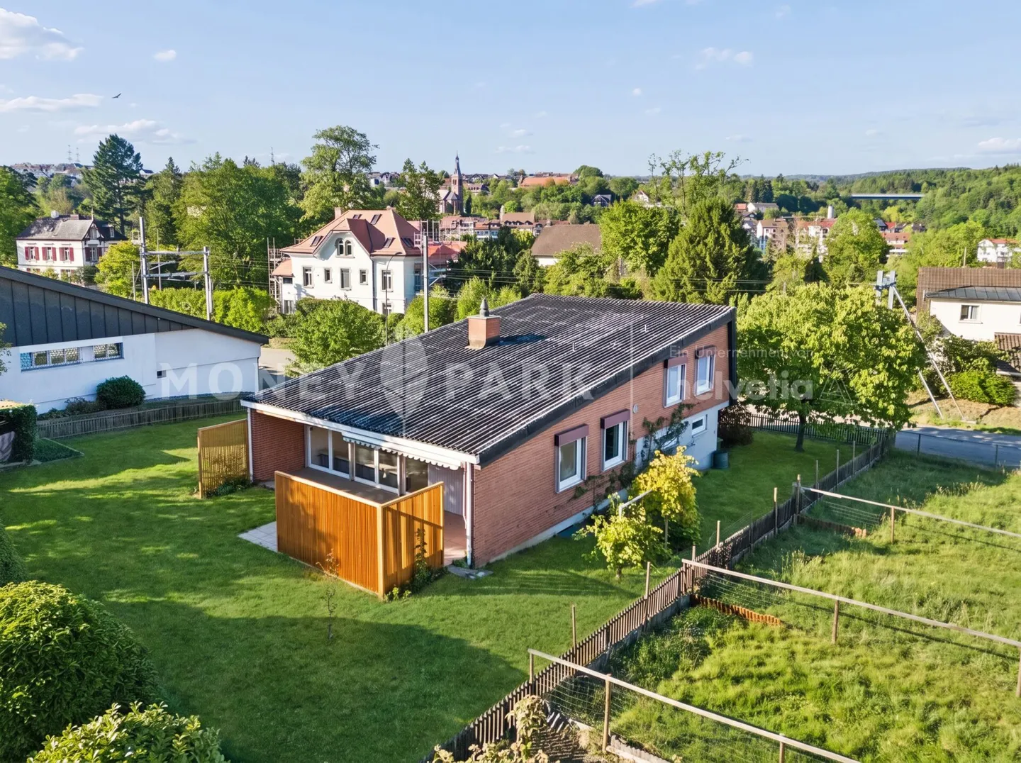 4-room split-level single-family house with generous garden and privacy - Photo 1 of 15