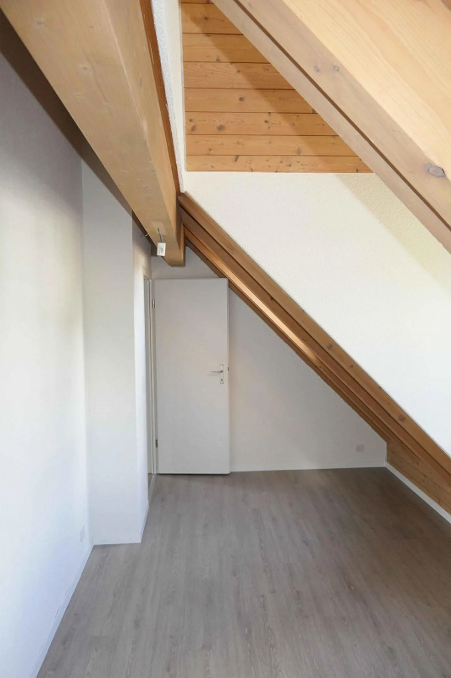 4 Room Attic Apartment in Former Farmhouse - Photo 11 of 13