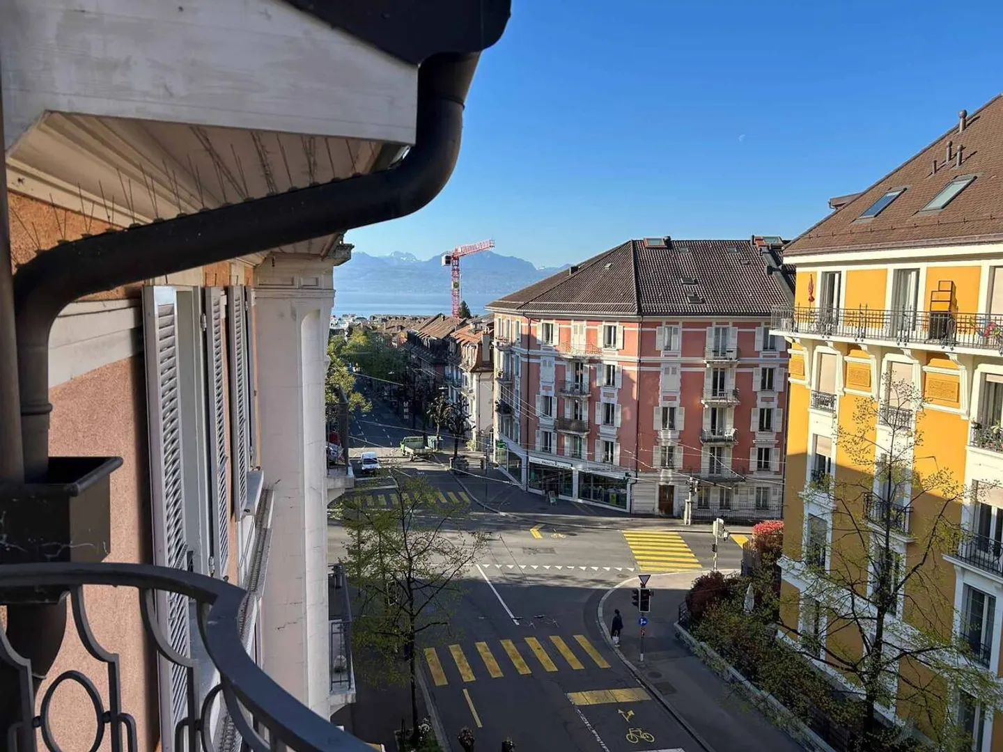 Charming Apartment in Lausanne - Photo 2 of 7