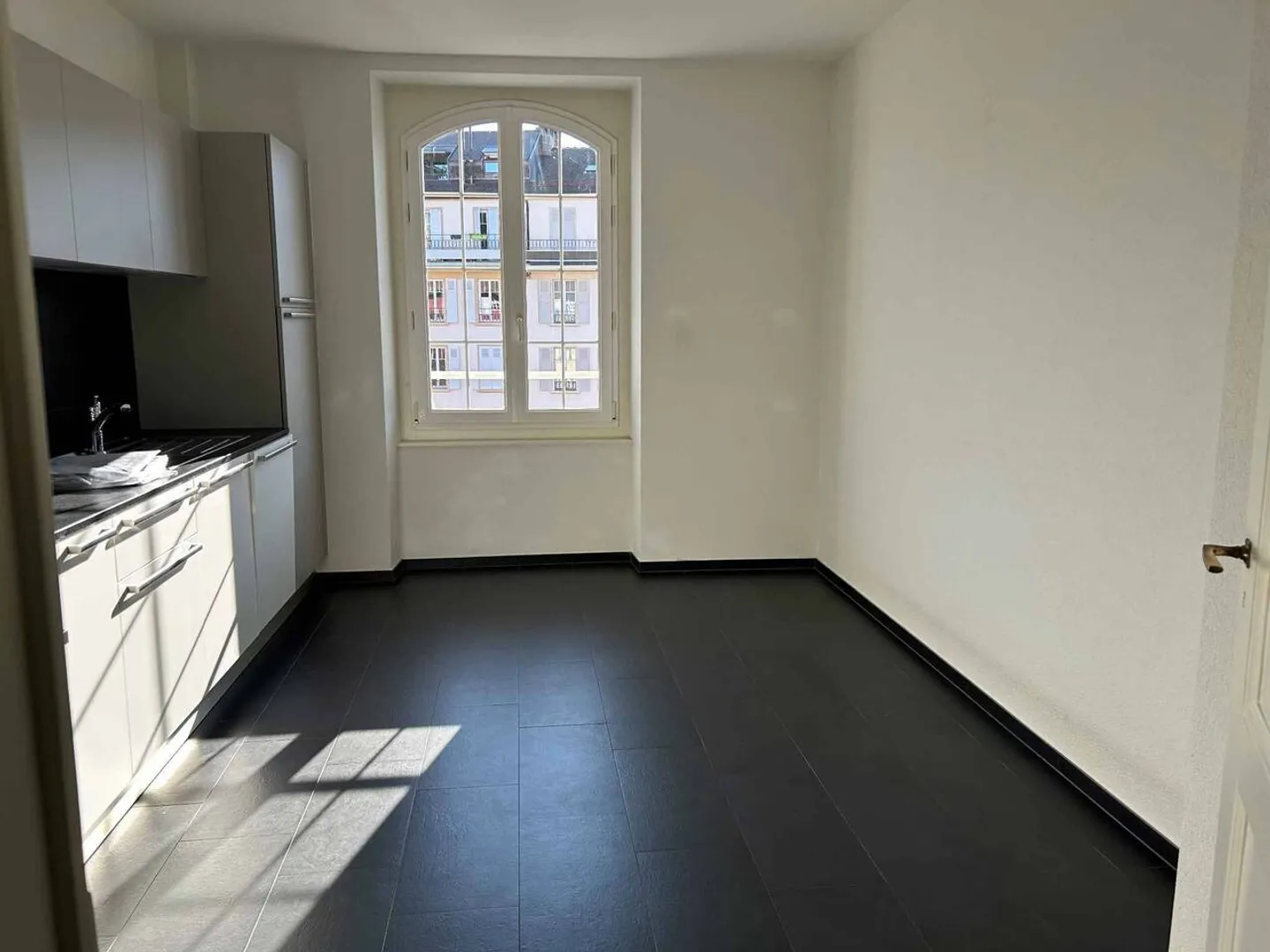 Charming Apartment in Lausanne - Photo 5 of 7