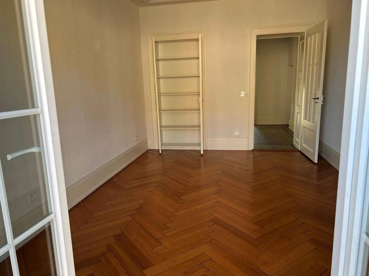 Charming Apartment in Lausanne - Photo 3 of 7