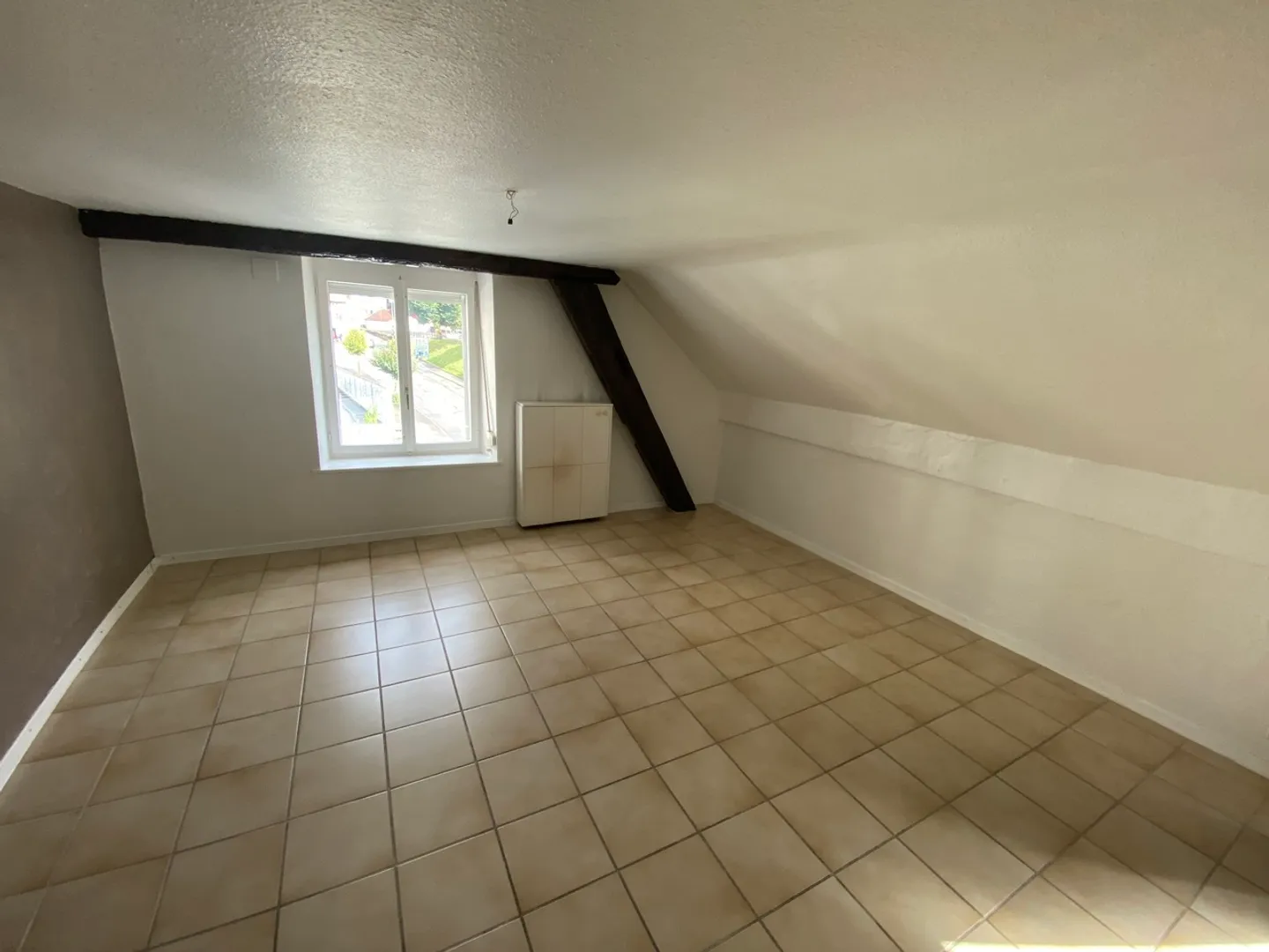 Residential building - Photo 9 of 21