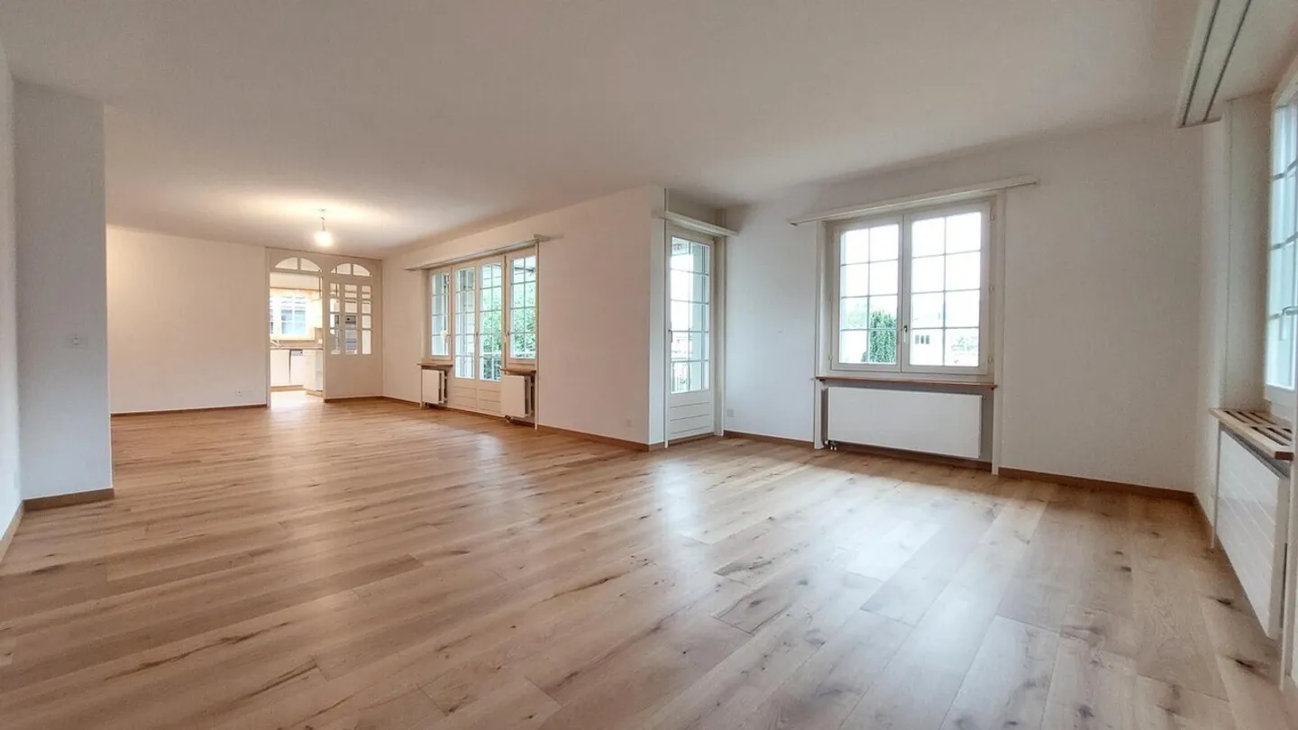 Imposing and spacious 2.5-room apartment of 87 m² - Photo 5 of 13