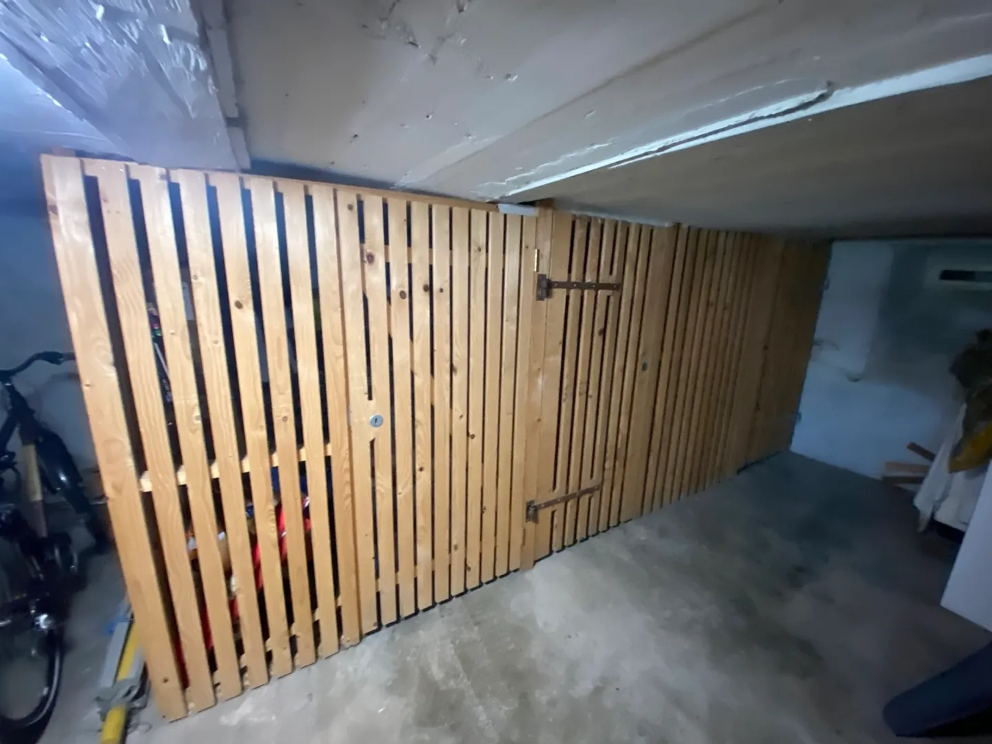 Residential building - Photo 12 of 21