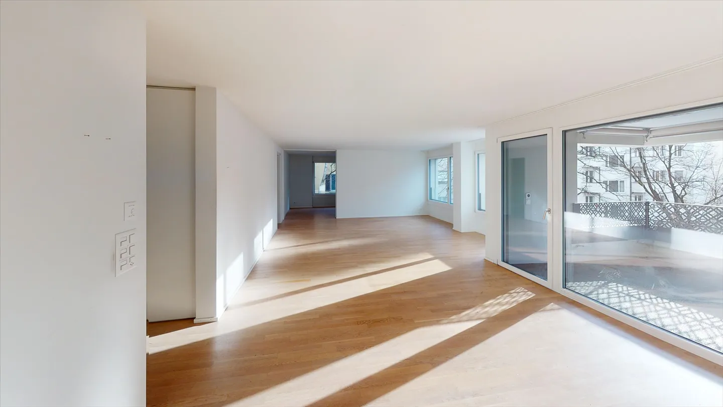 Spacious Apartment in the Heart of Zurich Seefeld! - Photo 2 of 7
