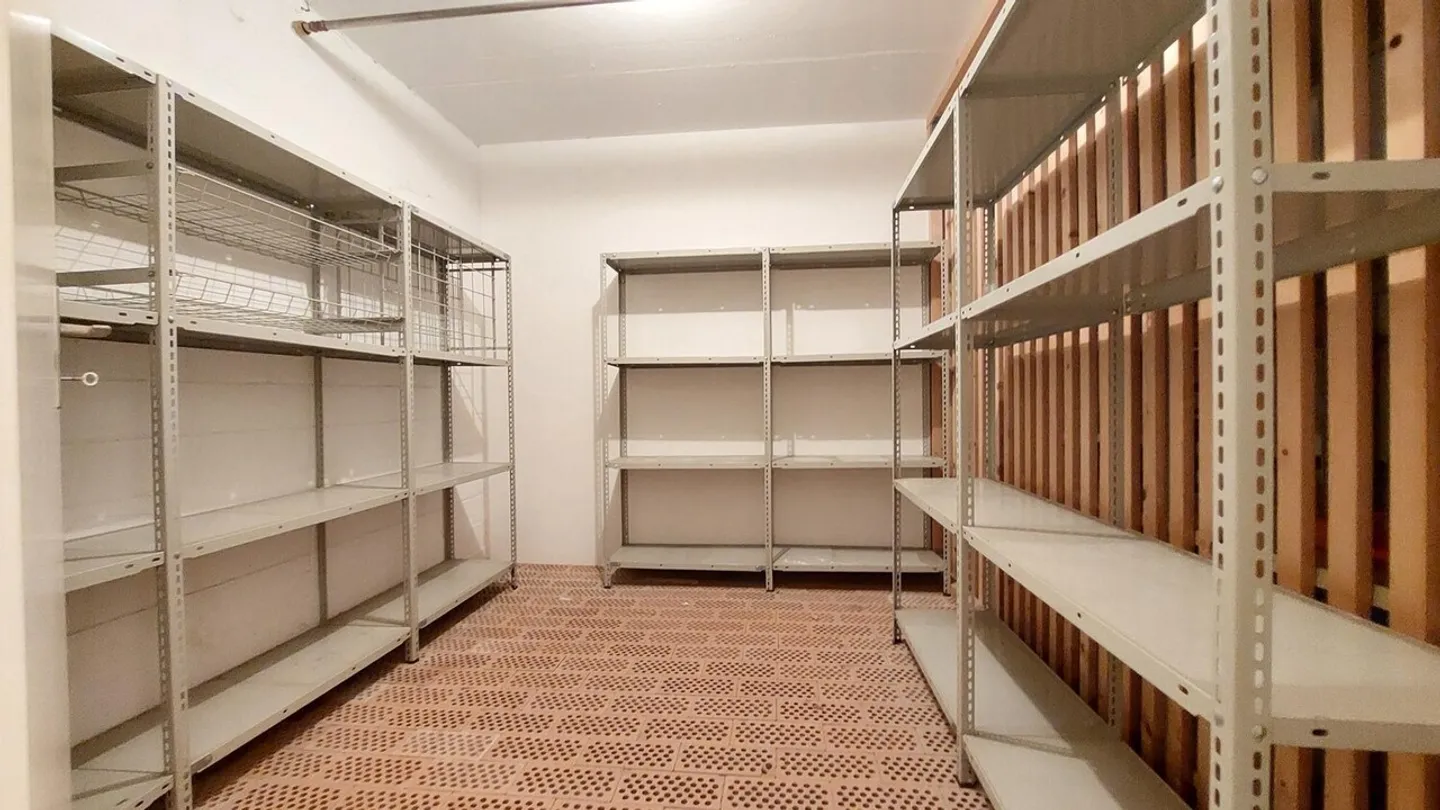 Imposing and spacious 2.5-room apartment of 87 m² - Photo 11 of 13