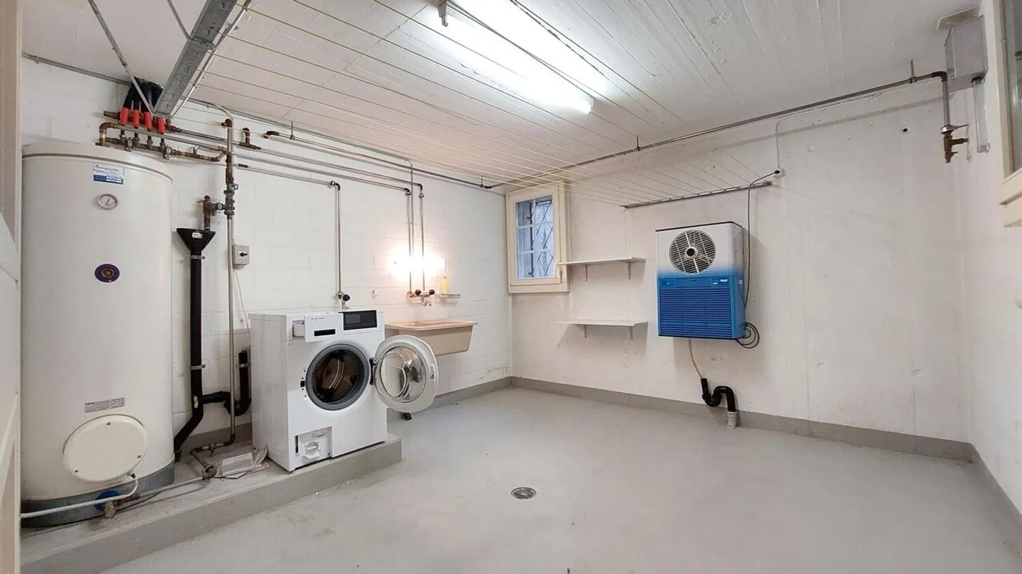 Imposing and spacious 2.5-room apartment of 87 m² - Photo 12 of 13