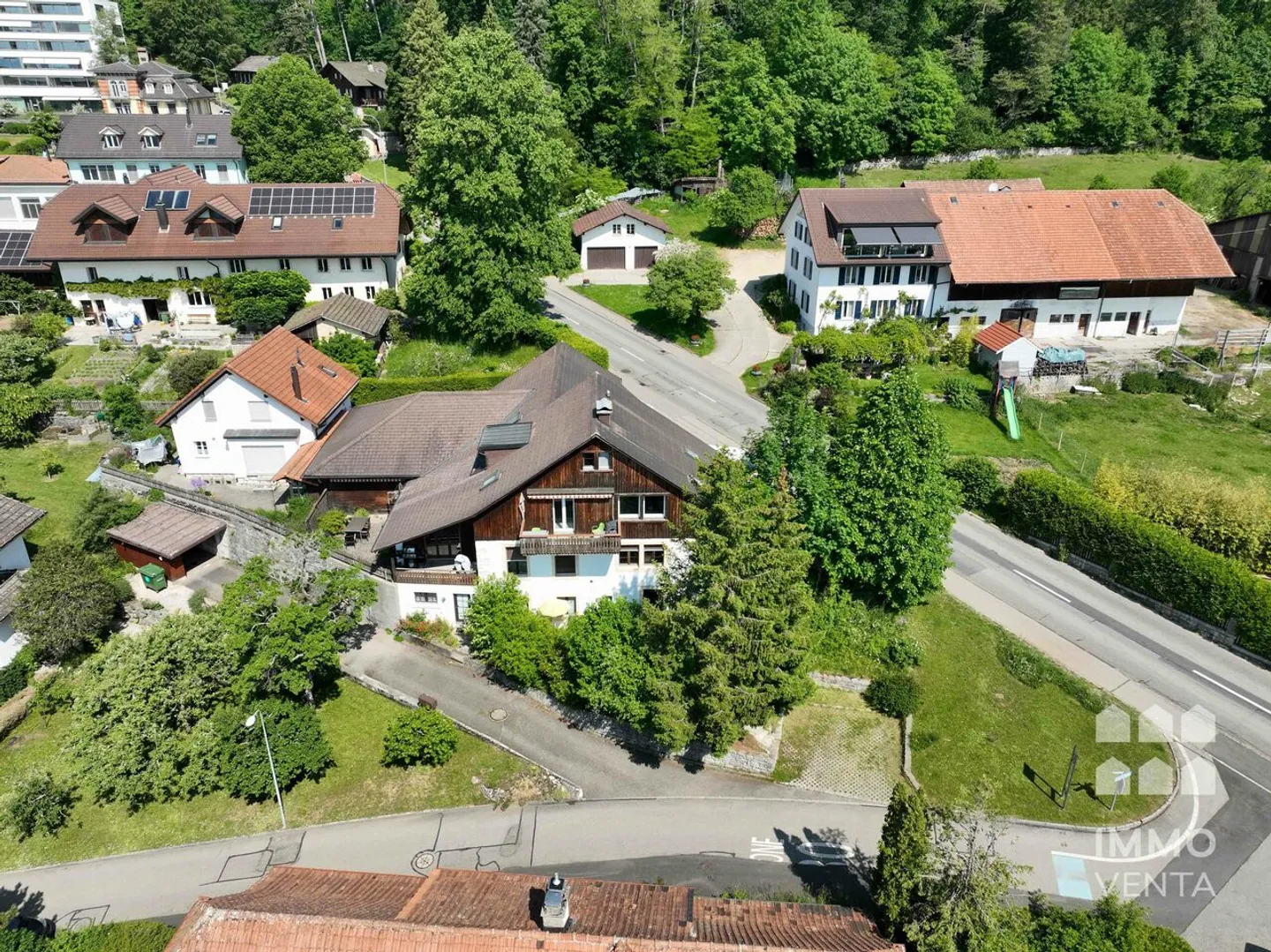MFH mit drei Wohnungen und Gewerbeatelier - Foto 13 von 16