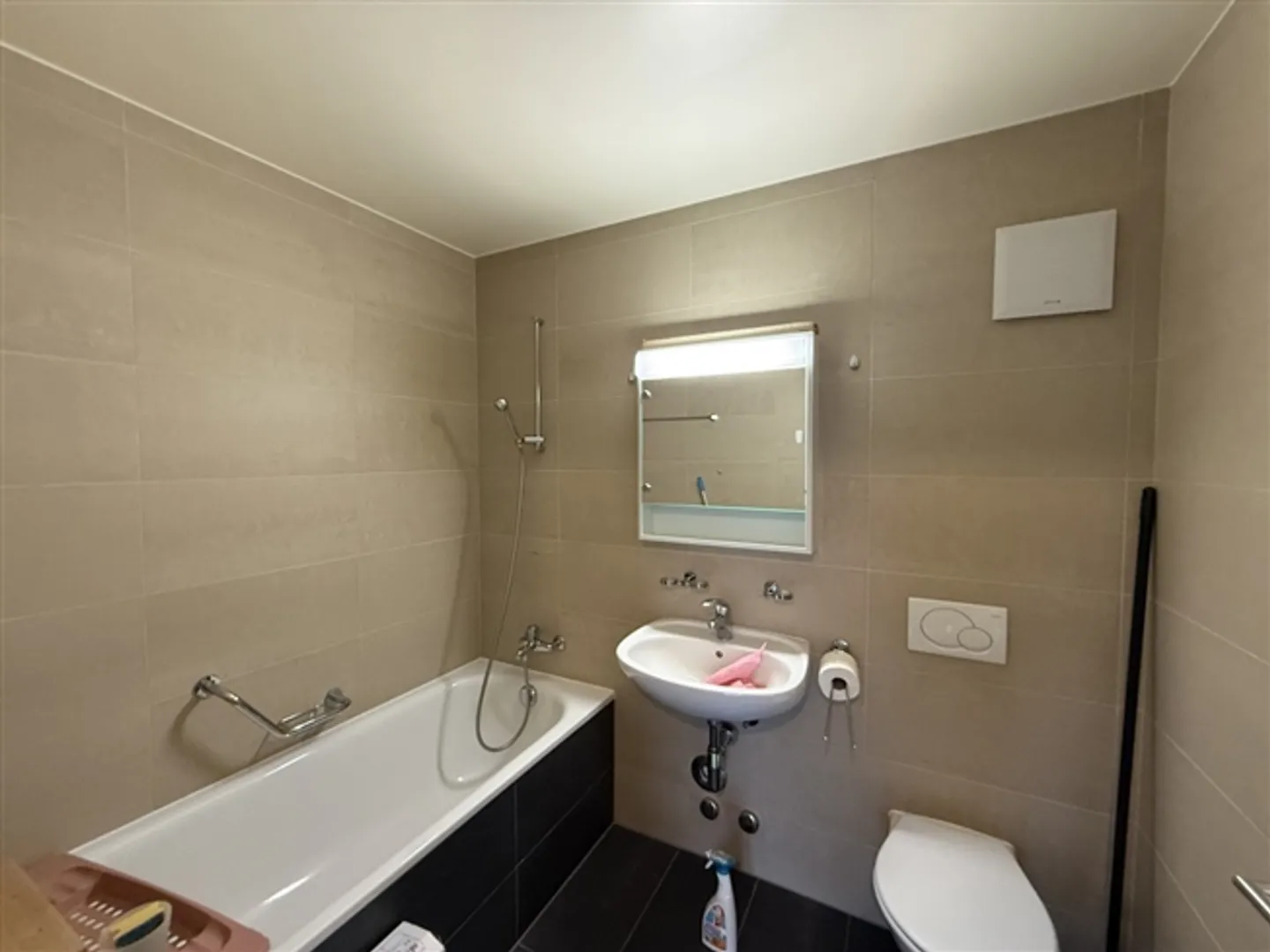 Spacious 3.5 rooms - Photo 3 of 6