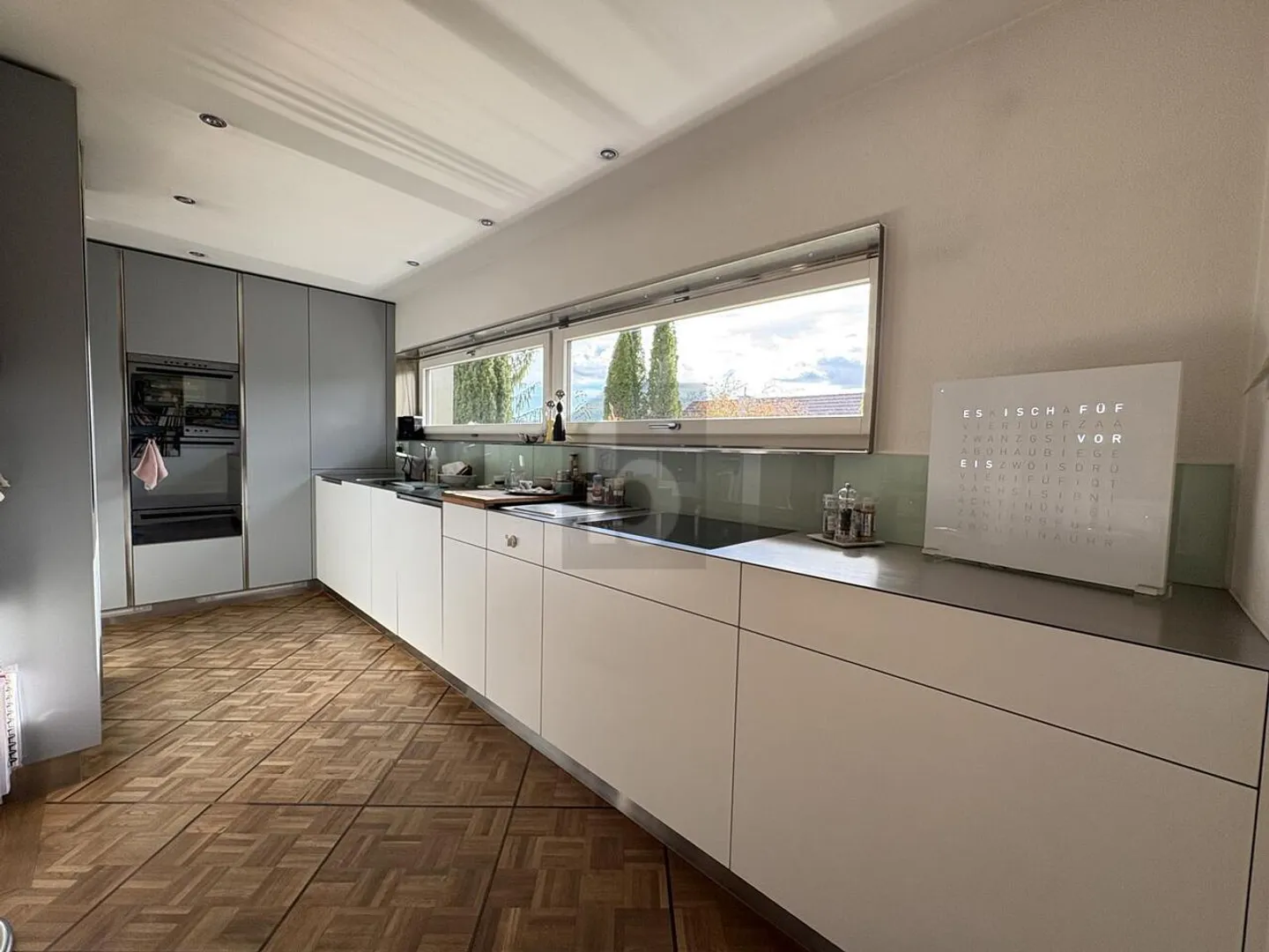 FAMILIAL AVEC BEAUCOUP D'ESPACE ET ENVIRONNEMENT! - Photo 4 sur 6