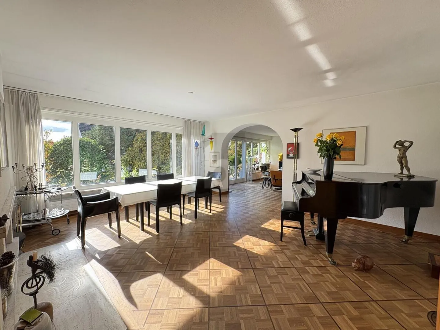 FAMILIAL AVEC BEAUCOUP D'ESPACE ET ENVIRONNEMENT! - Photo 2 sur 6