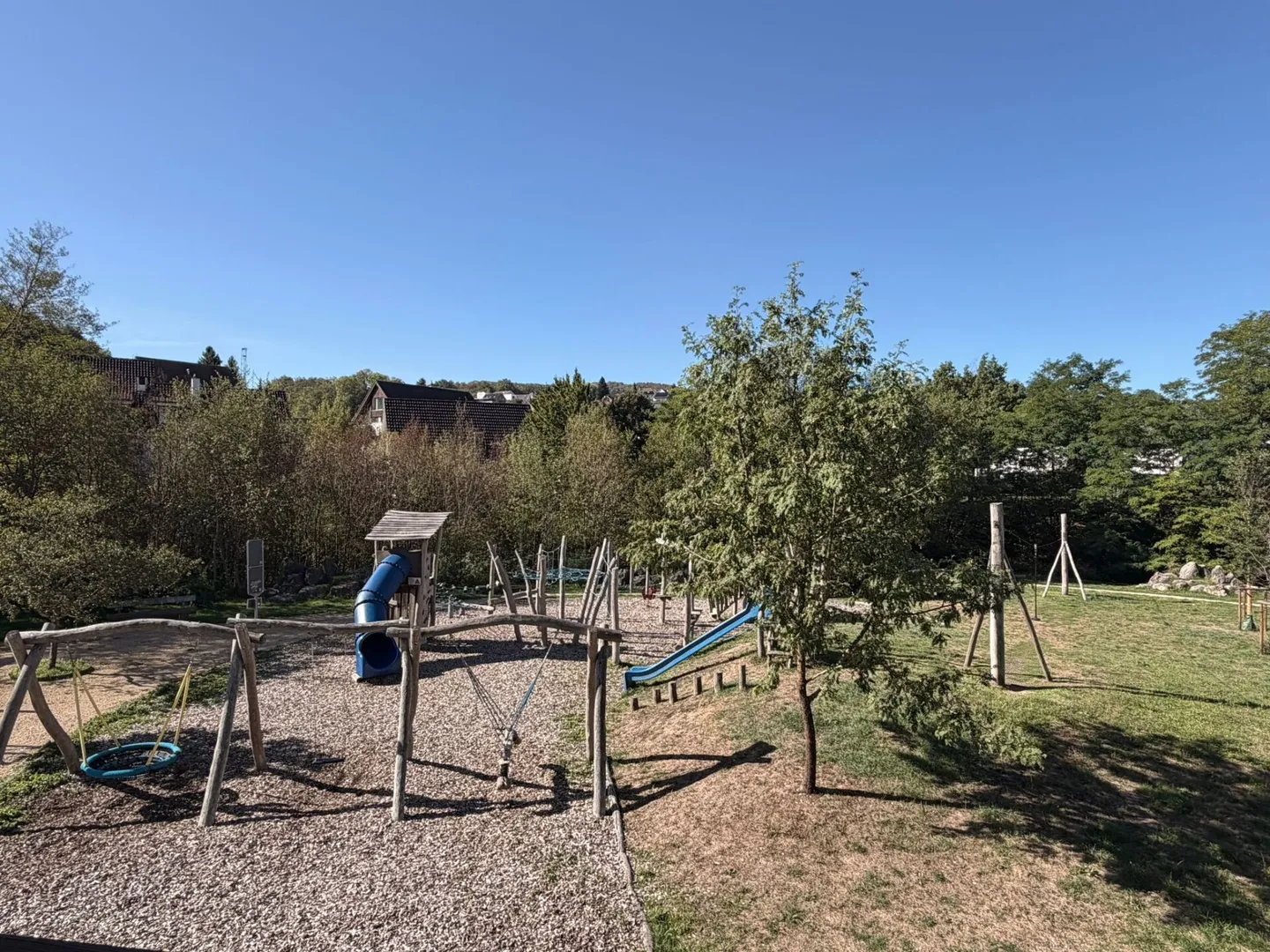 Moderno appartamento di 4.5 locali con balcone e vista sul verde - Foto 15 di 19