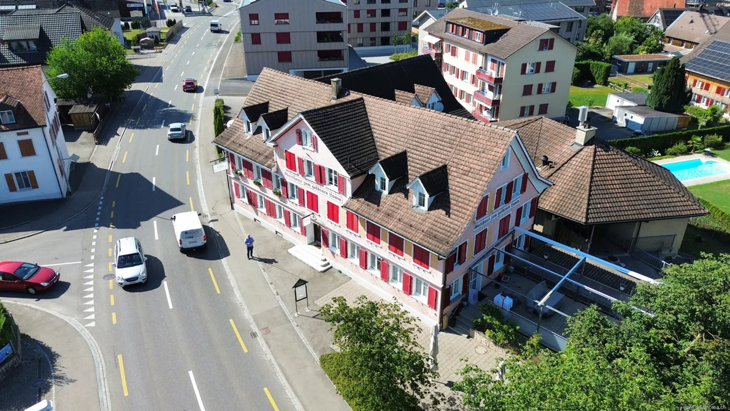 Propriété d'investissement avec potentiel - Photo 2 sur 13
