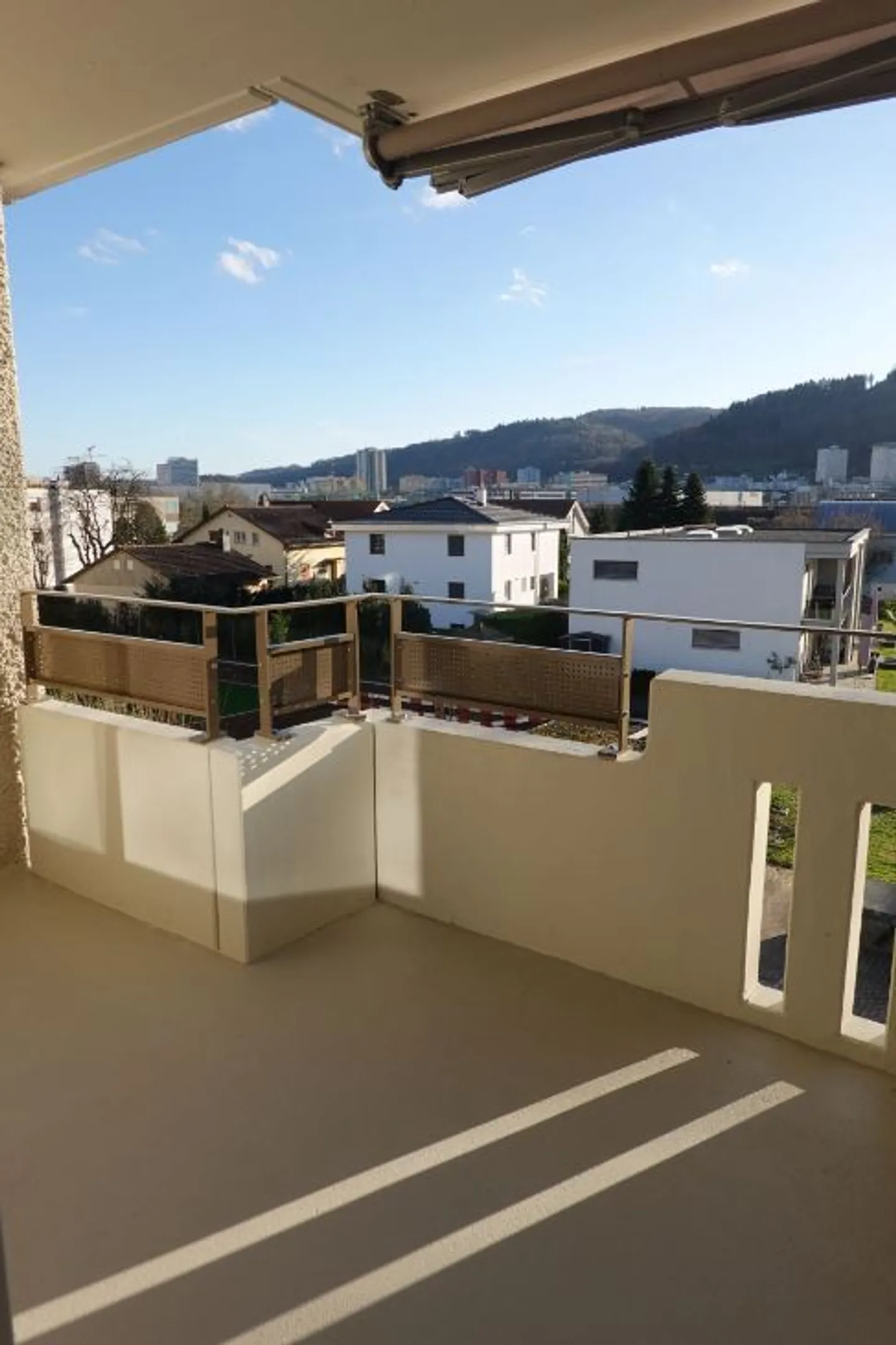 Profitez du soleil du soir sur le balcon! - Photo 8 sur 8