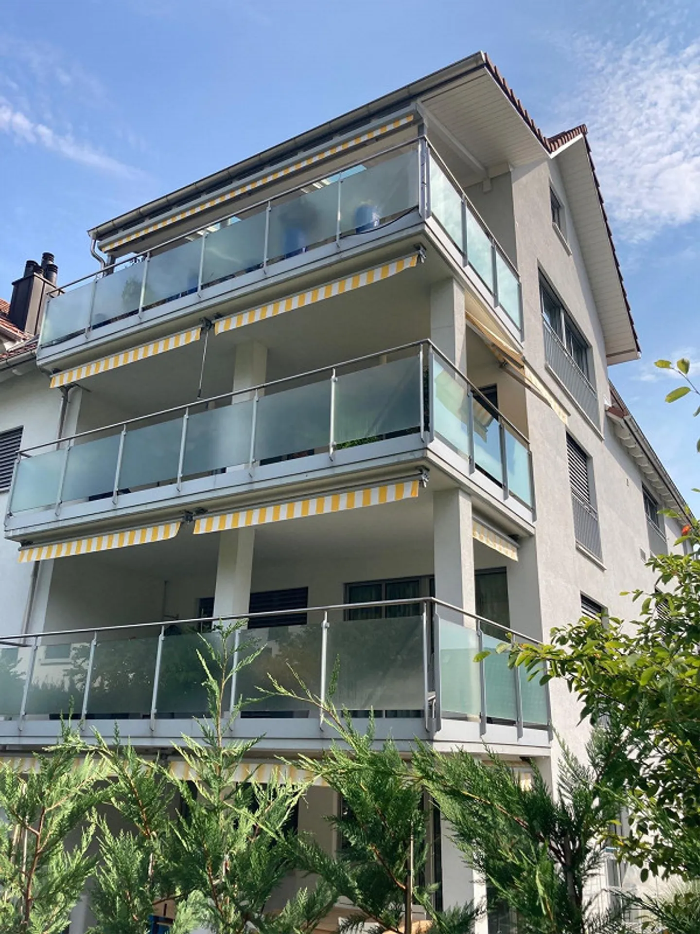 Charming 5.5-room apartment available immediately - spacious living feel - Photo 1 of 6