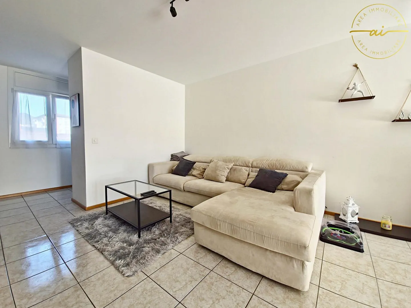 GERÄUMIGE UND HELLER 4.5-ZIMMER-WOHNUNG MIT BALKON - Foto 5 von 10