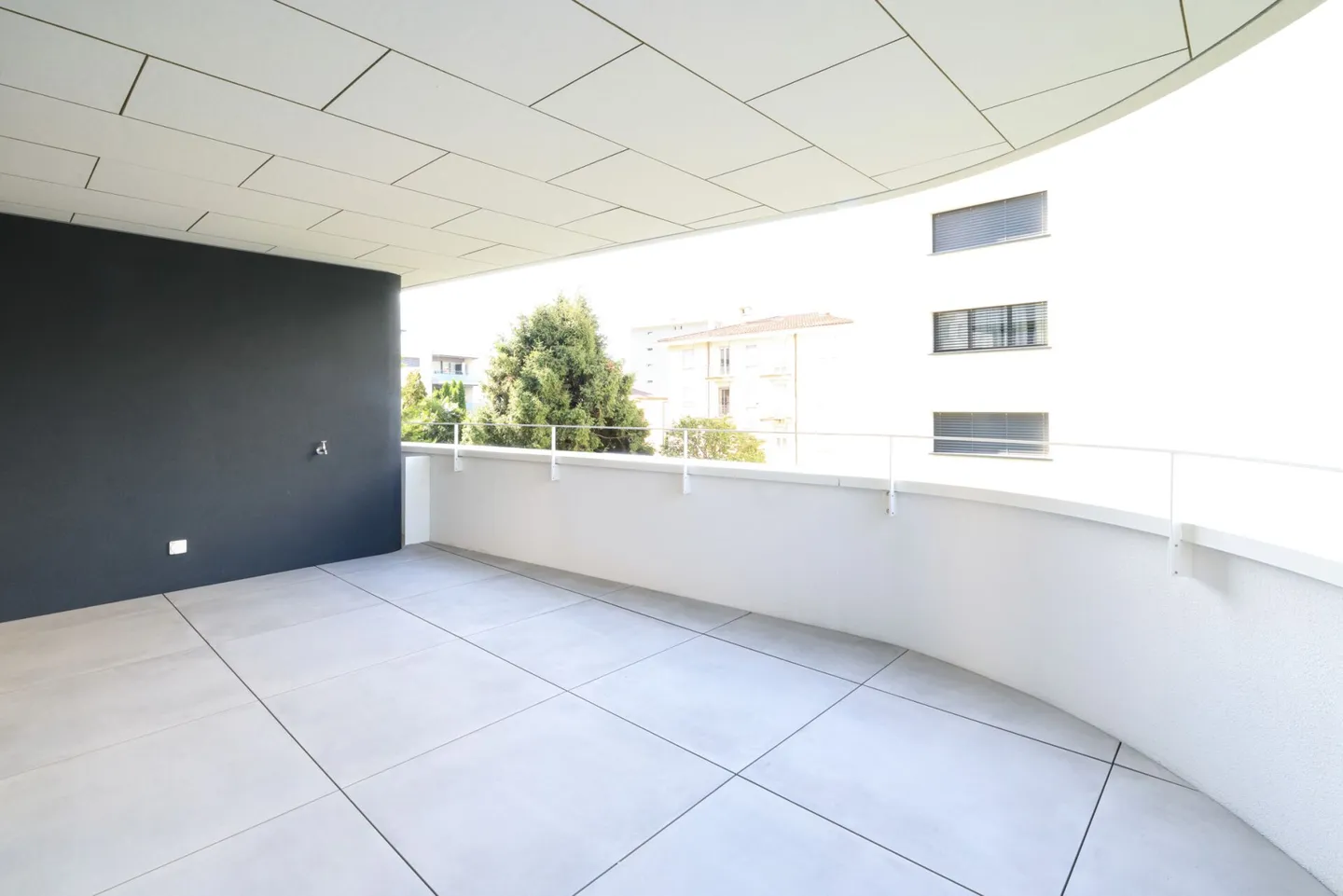 SOLDUNO - Nuovo, moderno appartamento di 3.5 stanze con terrazza - Foto 4 di 13