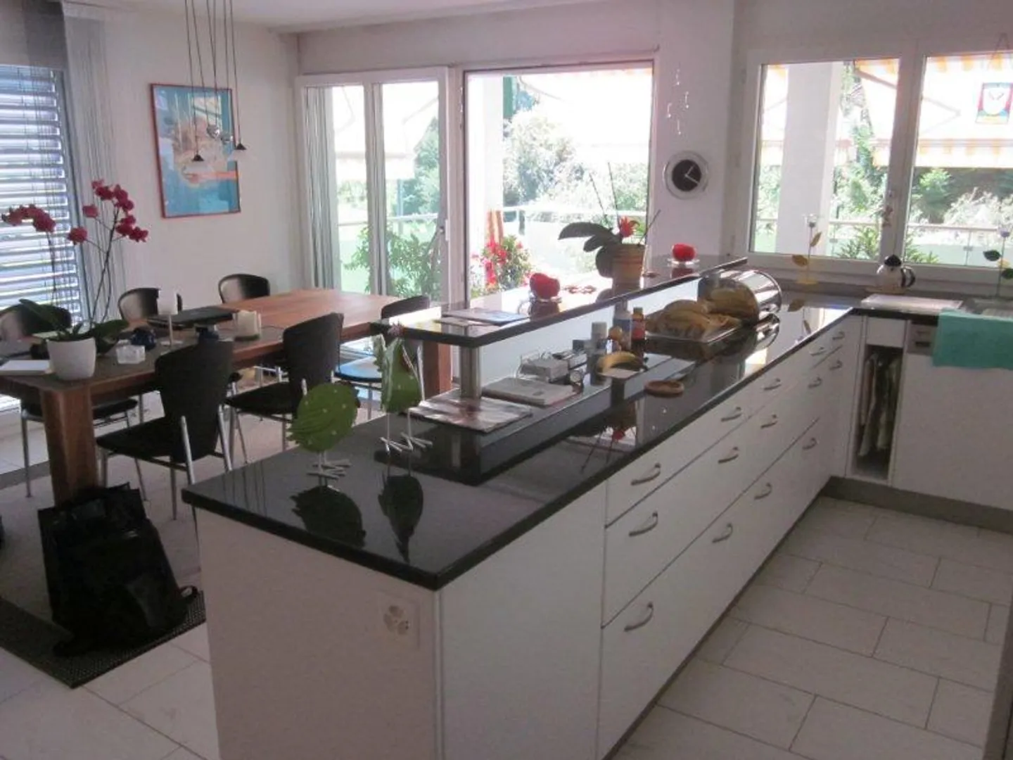 Charming 5.5-room apartment available immediately - spacious living feel - Photo 3 of 6