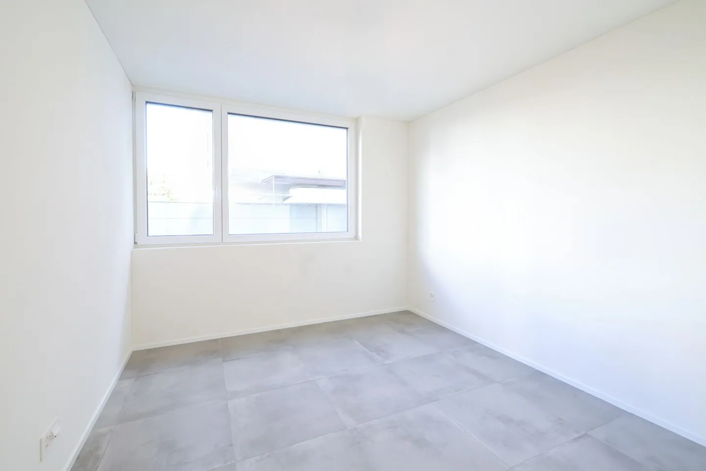 SOLDUNO - Nuovo, moderno appartamento di 3.5 stanze con terrazza - Foto 10 di 13
