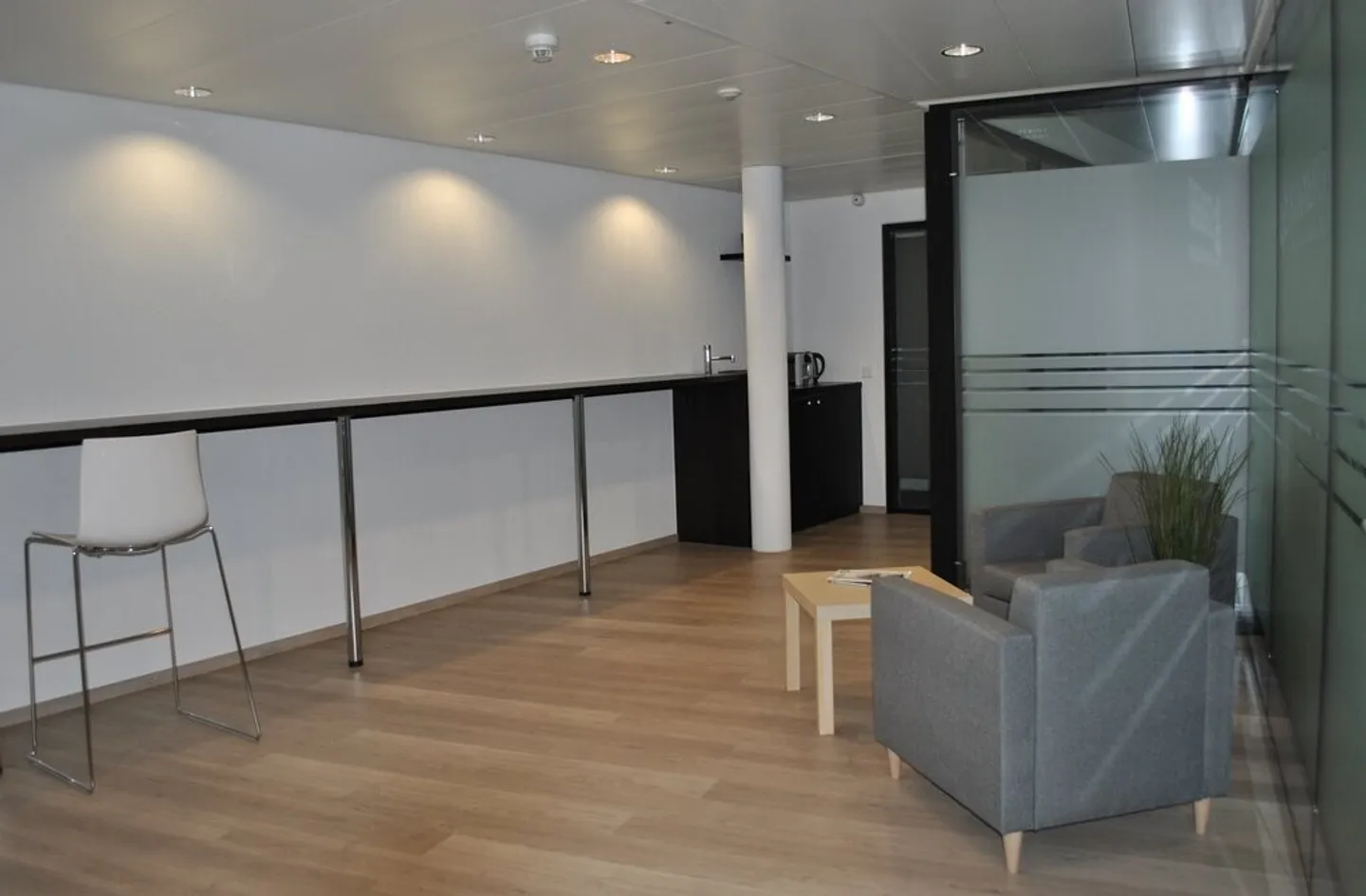 Superficie arredata di 27 m2 nel Y-Parc - Foto 3 di 4