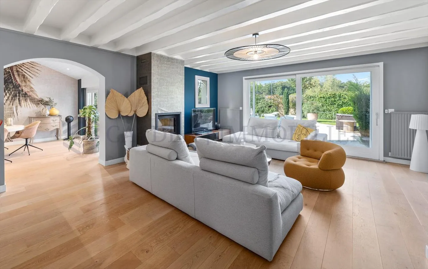 EXCLUSIVITY !! Very pleasant, bright house with pool - Photo 4 of 8