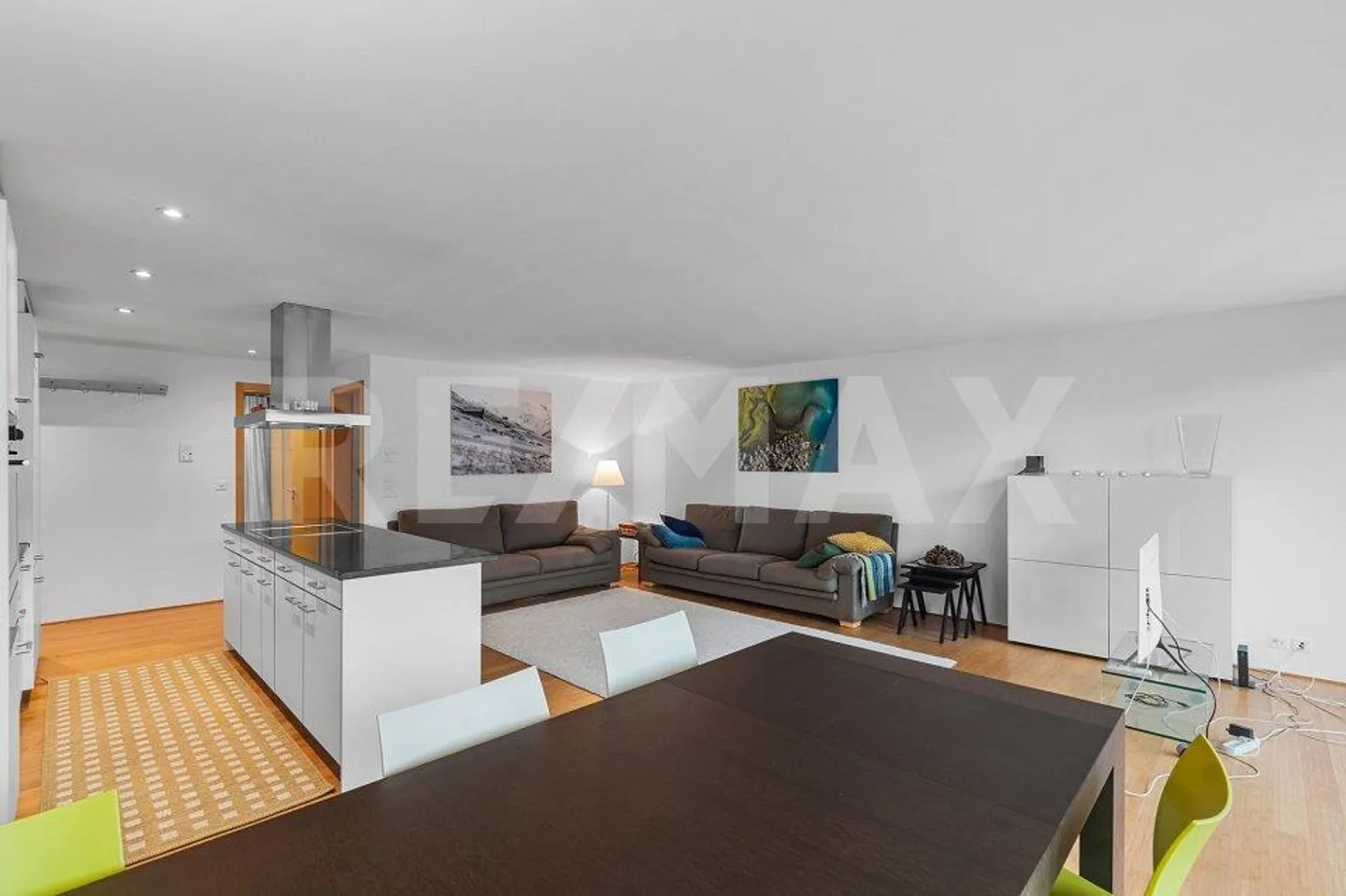 Stylish 3½ Holiday Apartment in Falera - Photo 3 of 13