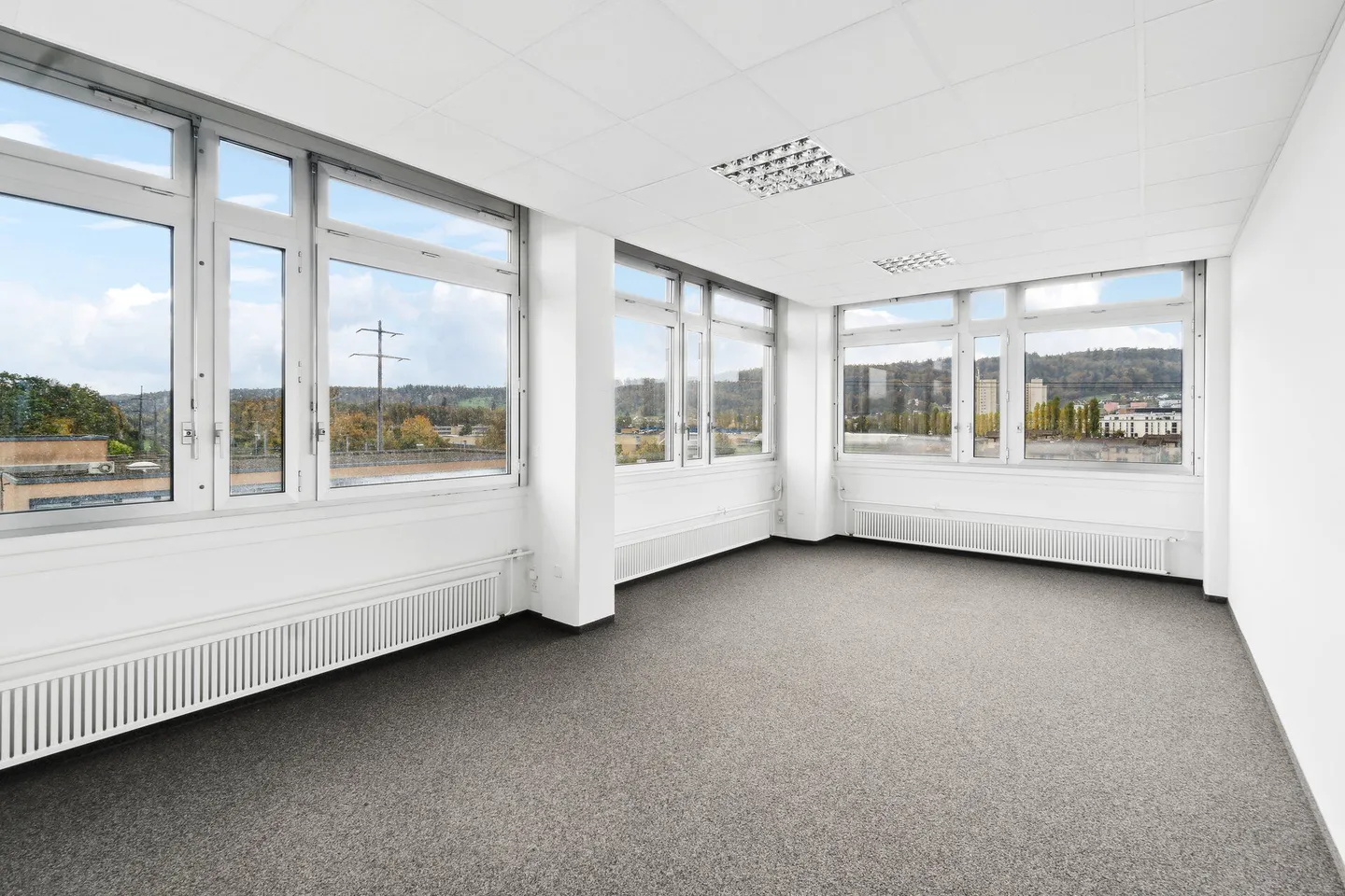 Attractive office and commercial spaces in the best location of Regensdorf - Photo 4 of 10