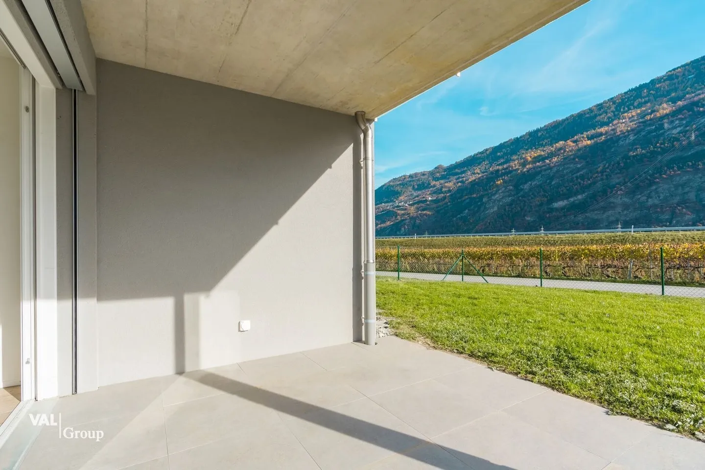 Élégant 3.5 pièces neuf, alliant confort et luminosité avec terrasse et jardin privatif - Foto 7 von 13