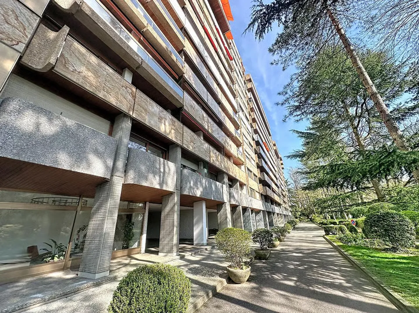 Indoor parking space for rent at Plateau de Frontenex in Cologny - Photo 1 of 2