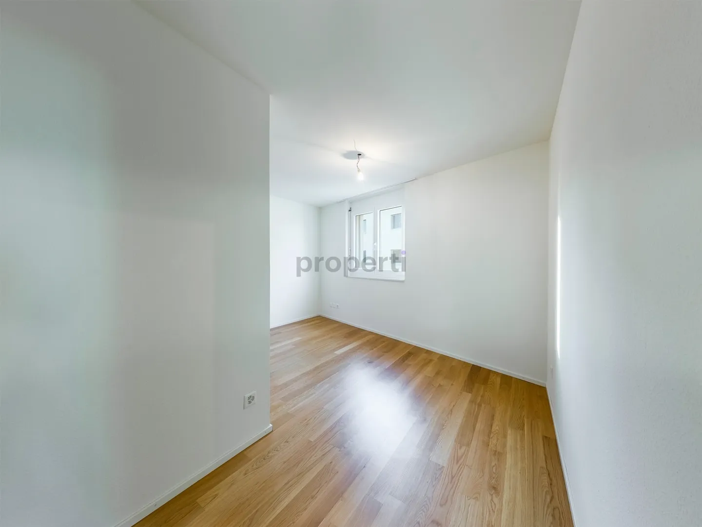 Wunderschöne, helle 4.5-Zimmer Wohnung mit 100m2 und modernem Layout in Laufen - Foto 11 von 13