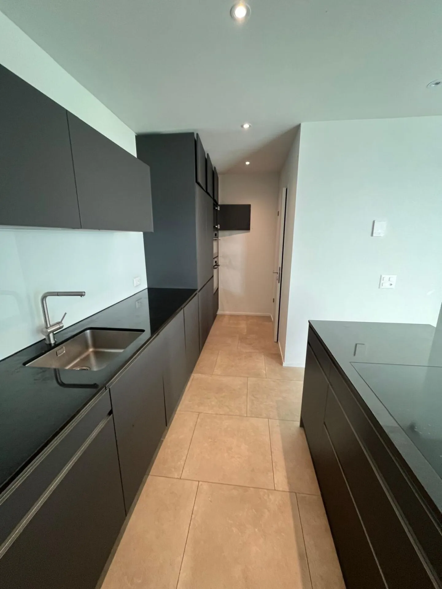 Maison individuelle semi-détachée neuve (F1) avec 2 salles de bain, 2 places de parking, jardin et coin salon - Photo 3 sur 41