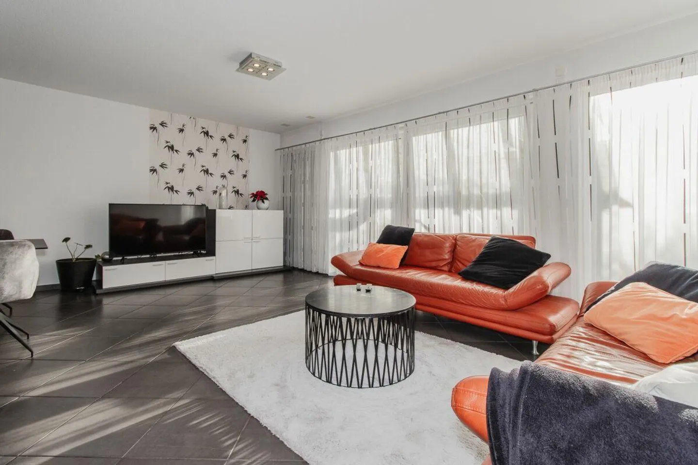 Grosszügiges 5.5-Zimmer-Reiheneinfamilienhaus an bevorzugter Wohnlage - Foto 7 von 13