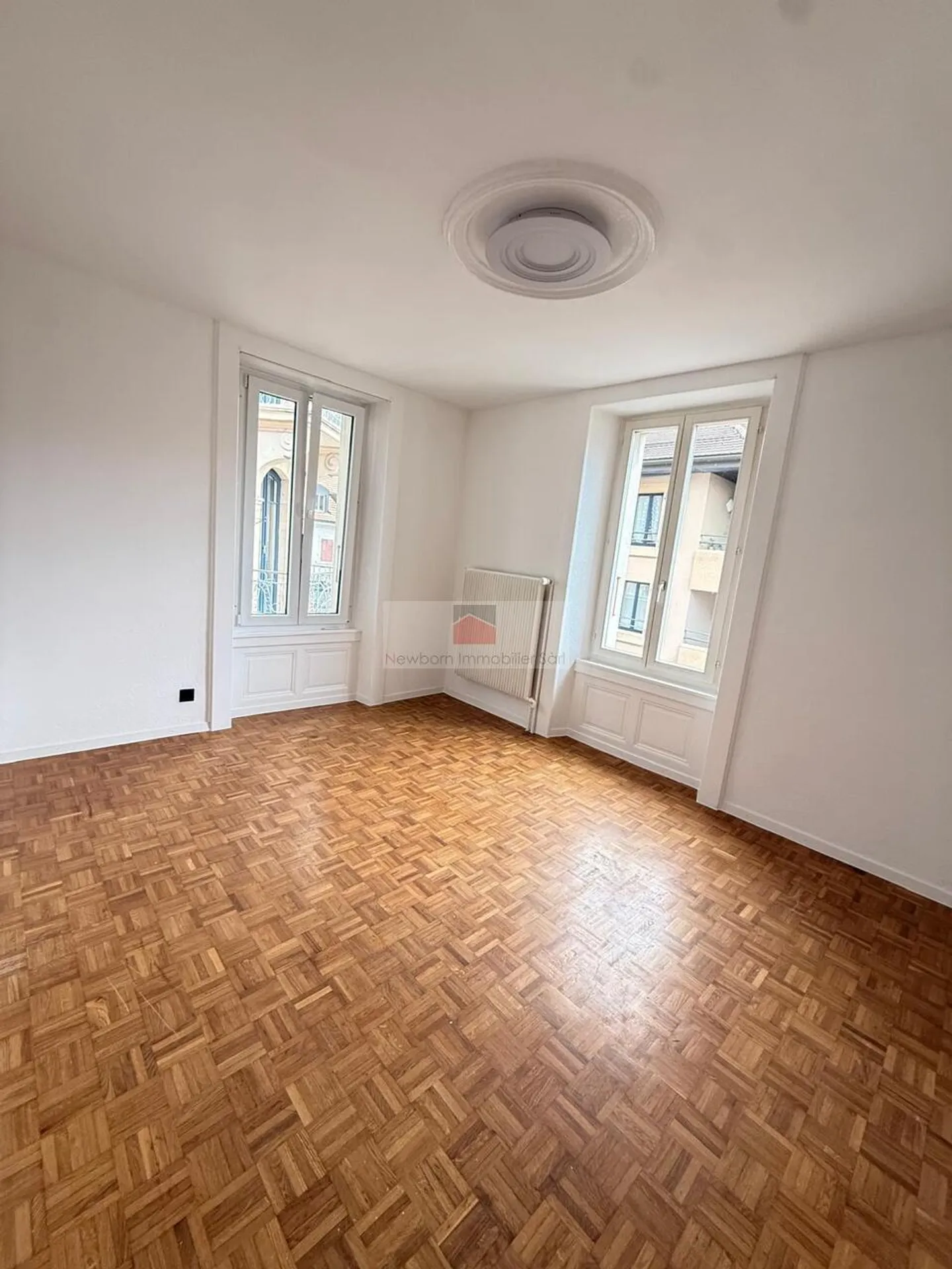 Zu vermieten - Renovierte 2,5-Zimmer-Wohnung im Zentrum von Vallorbe - Foto 1 von 6
