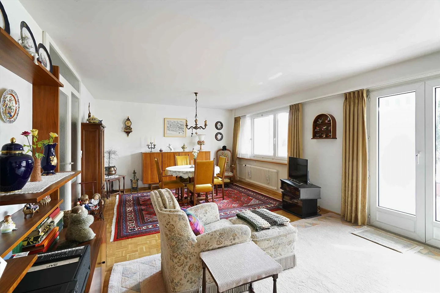 Helle Wohnung mit Balkon - Foto 2 von 8