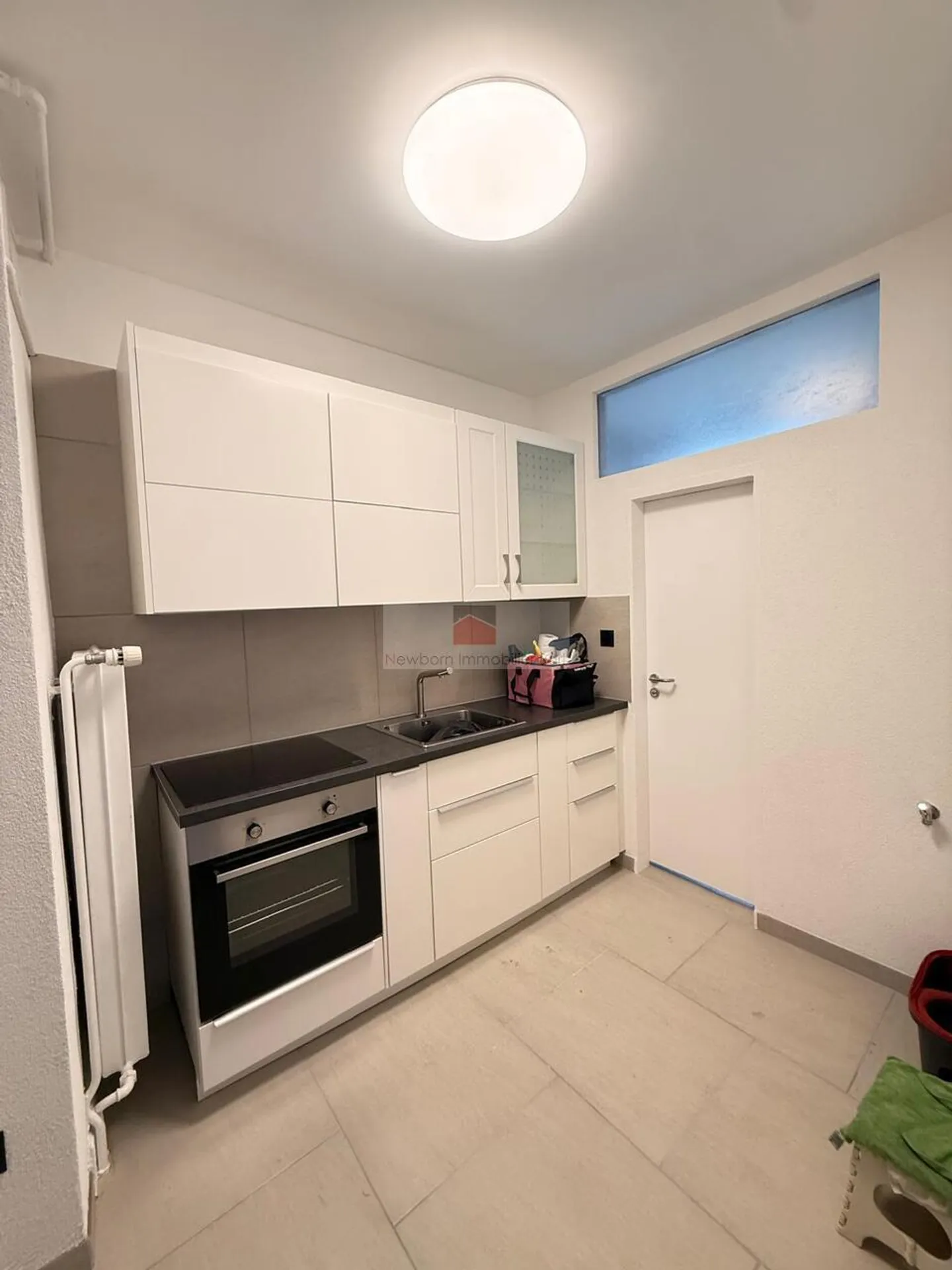 Zu vermieten - Renovierte 2,5-Zimmer-Wohnung im Zentrum von Vallorbe - Foto 2 von 6