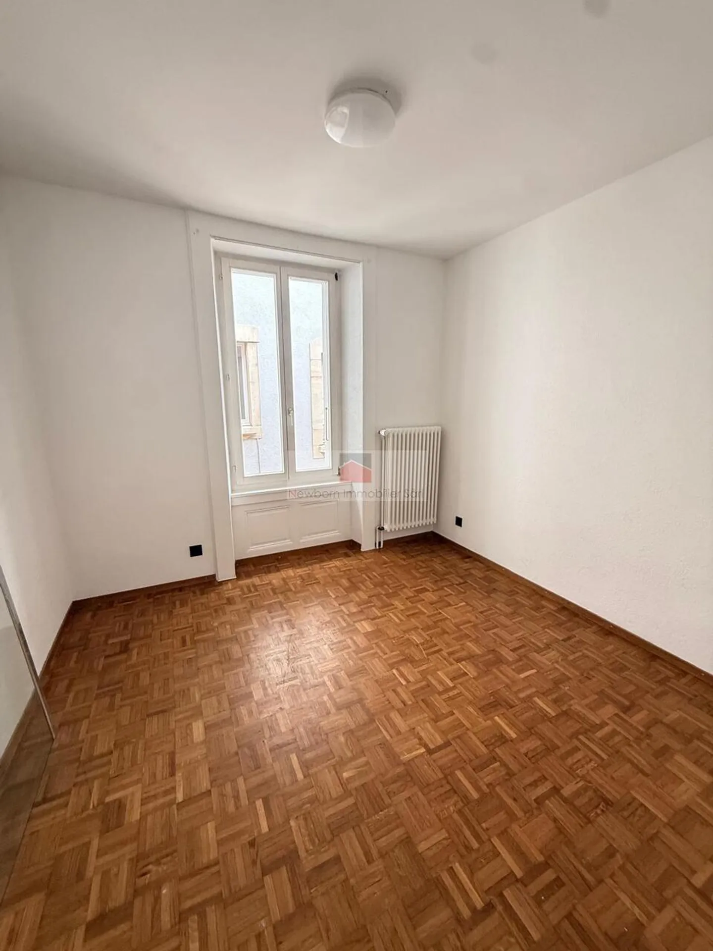 Zu vermieten - Renovierte 2,5-Zimmer-Wohnung im Zentrum von Vallorbe - Foto 3 von 6