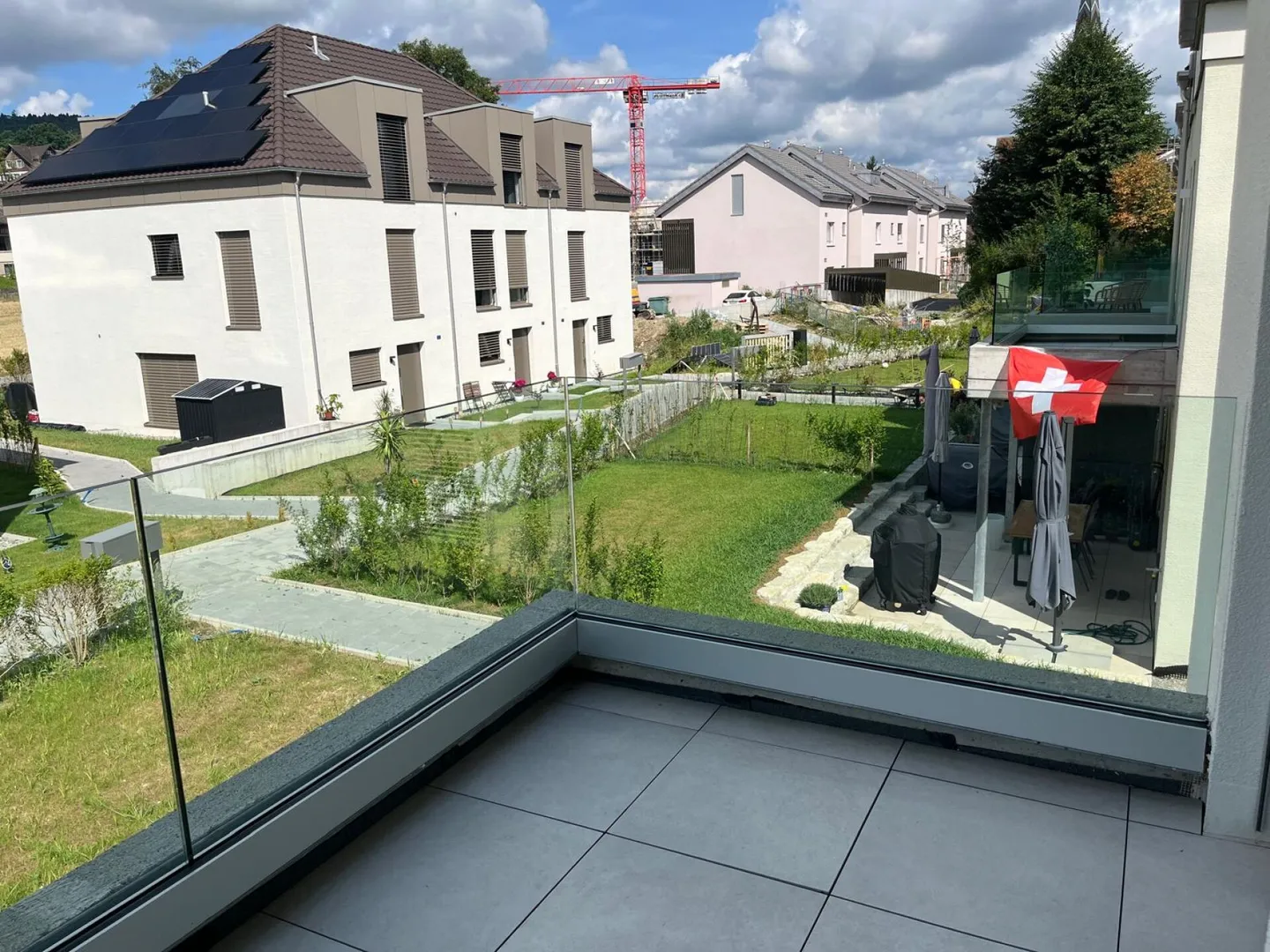 Maison individuelle semi-détachée neuve (F1) avec 2 salles de bain, 2 places de parking, jardin et coin salon - Photo 6 sur 41