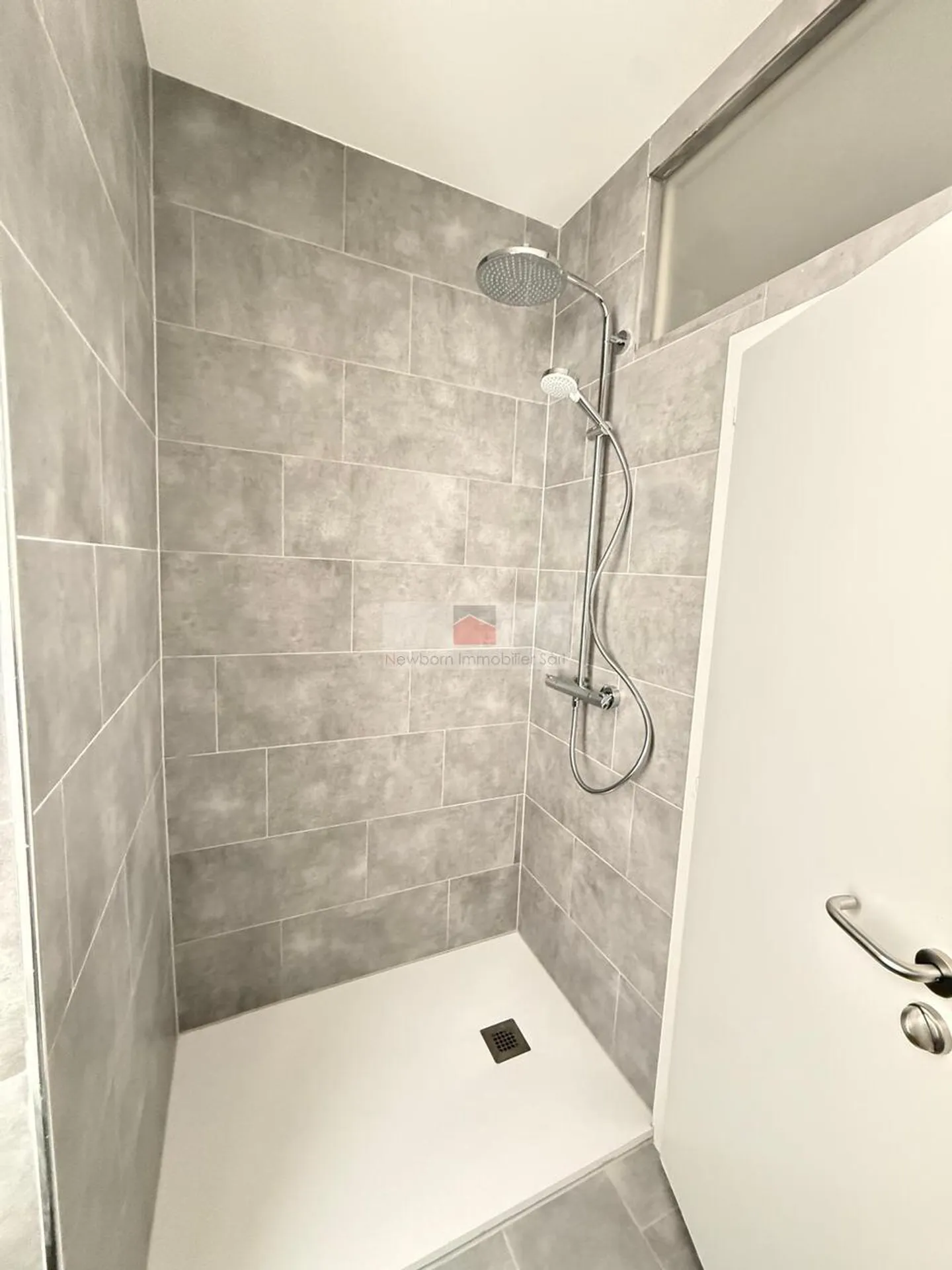 Zu vermieten - Renovierte 2,5-Zimmer-Wohnung im Zentrum von Vallorbe - Foto 6 von 6