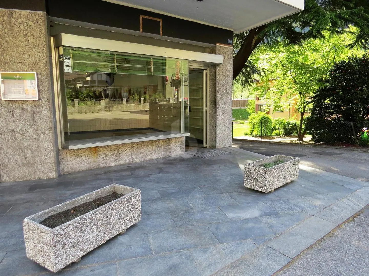 IDEALE SPAZIO COMMERCIALE - Photo 2 sur 3