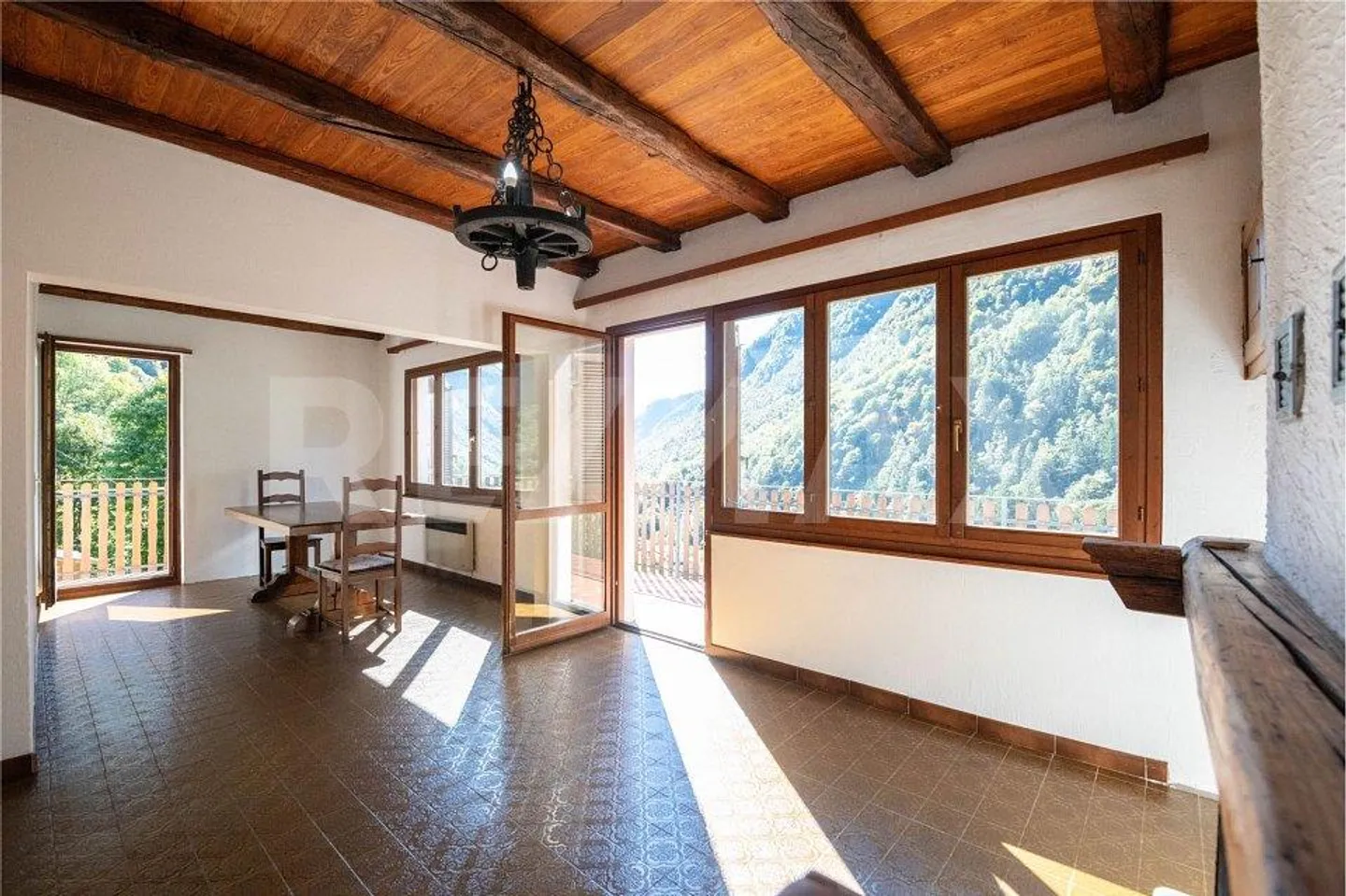Semi-detached house with open view - Photo 9 of 11