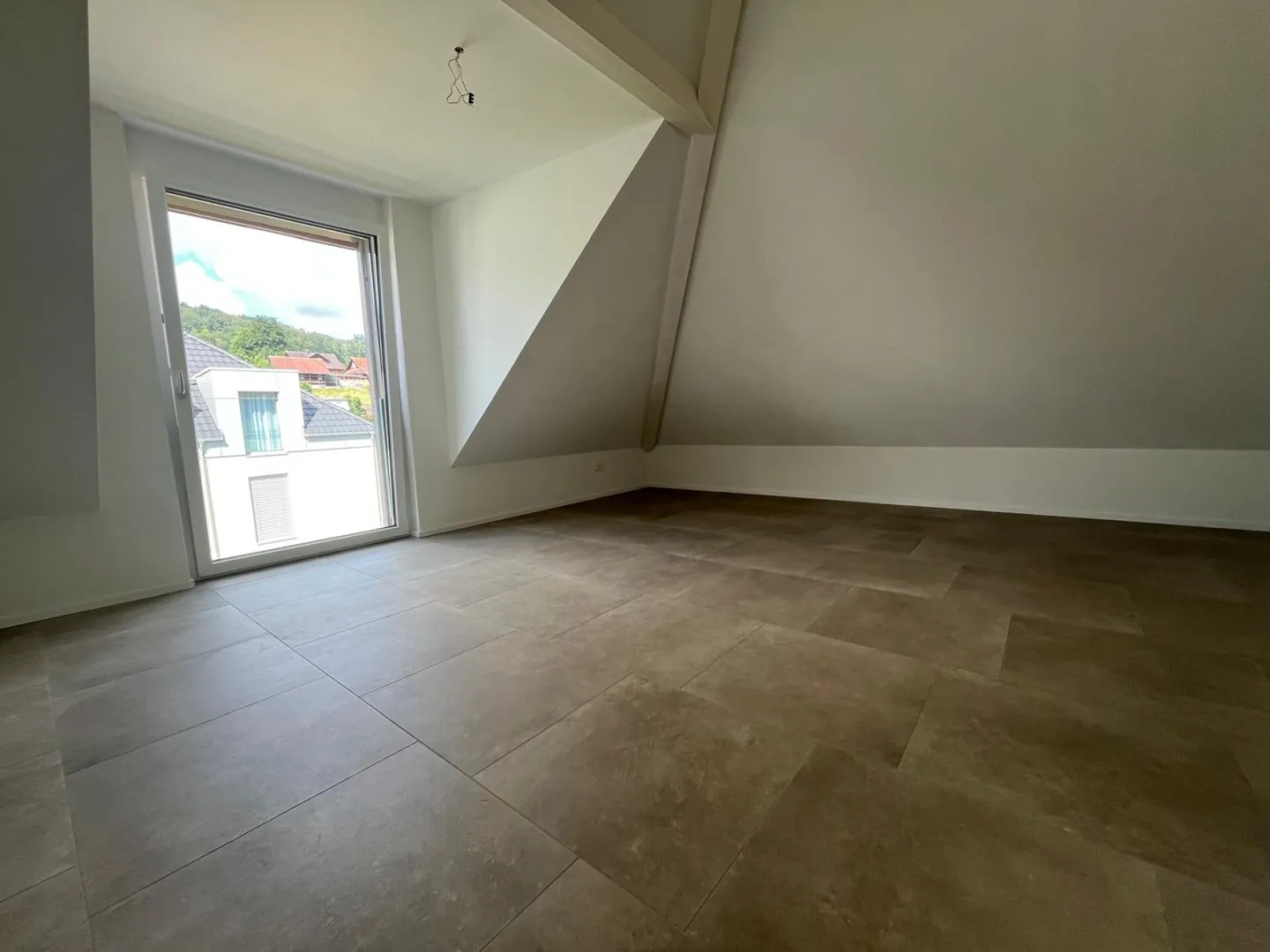 Maison individuelle semi-détachée neuve (F1) avec 2 salles de bain, 2 places de parking, jardin et coin salon - Photo 27 sur 41